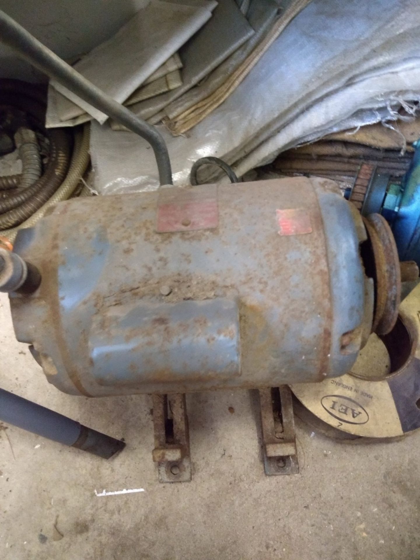 2 x Large motors - unknown if working - Image 2 of 2