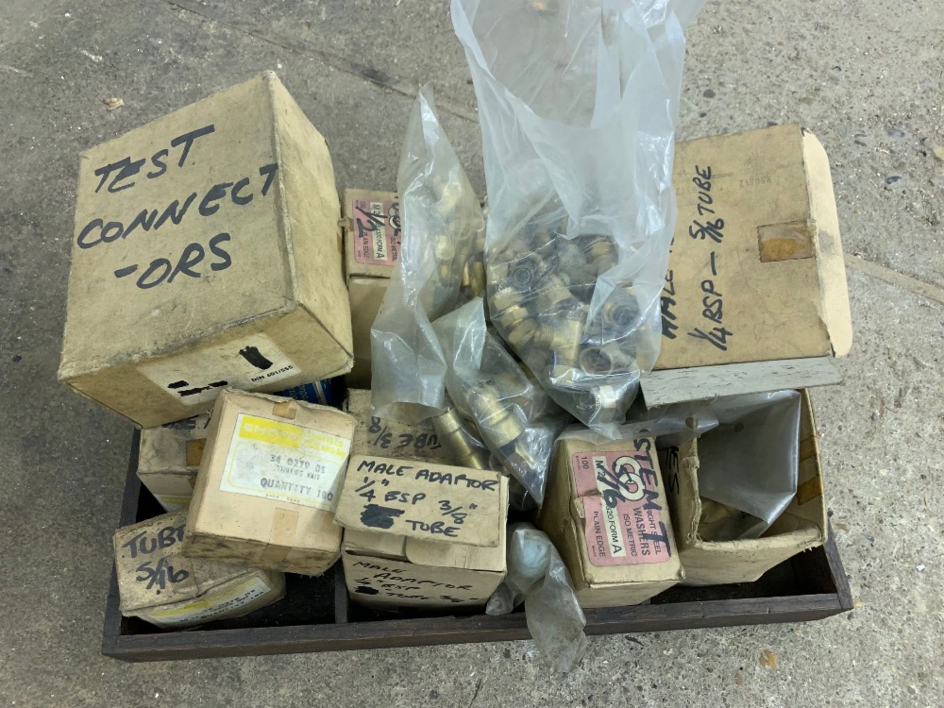 Boxes of Brass adaptors etc - Image 2 of 2