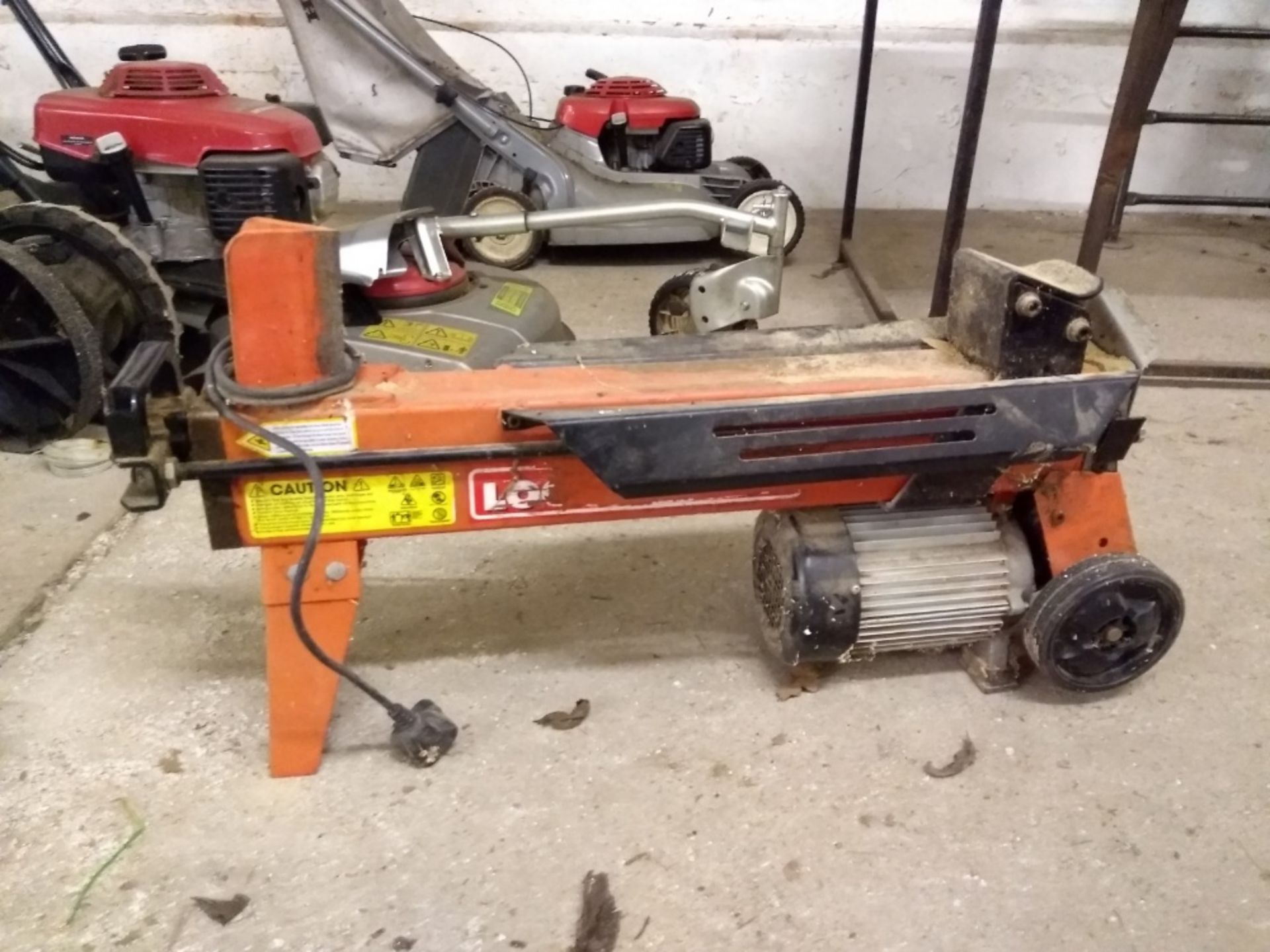 Clarke Log Buster 5 - Electric log splitter - PAT Test - FAILED (Damaged plug top)