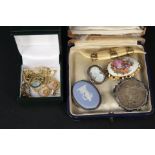 A quantity of costume and yellow metal jewellery including brooches,