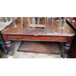 A good quality mahogany extending dining table with two leaves