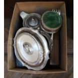 Items of silver plate including a canteen of fish eaters,