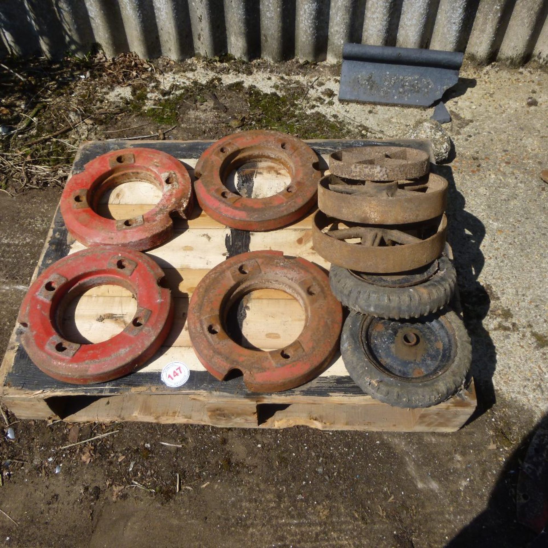 Quantity of wheels and weights