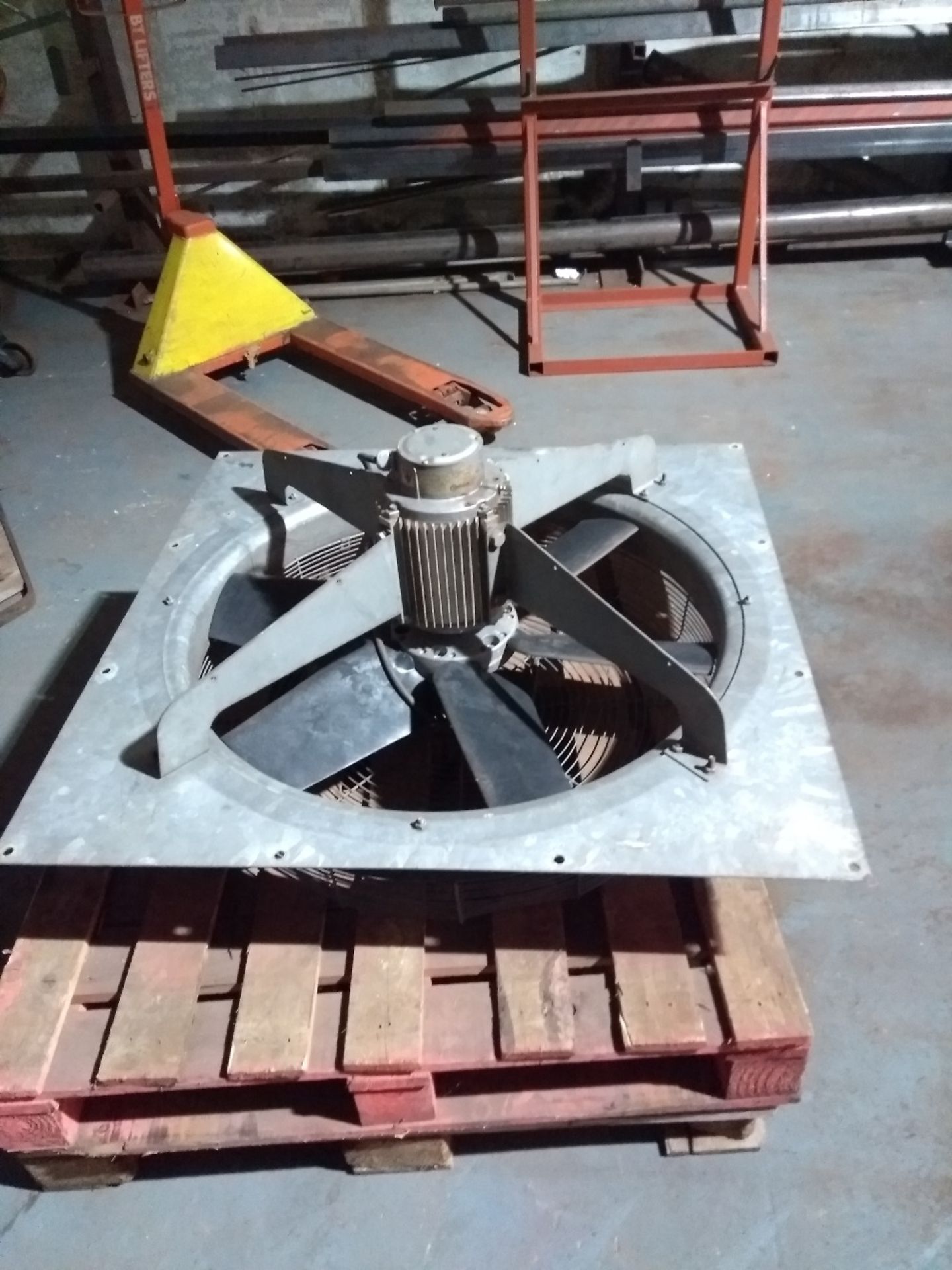 3 phase high volume extractor/blower fan for wall. No VAT on this item.