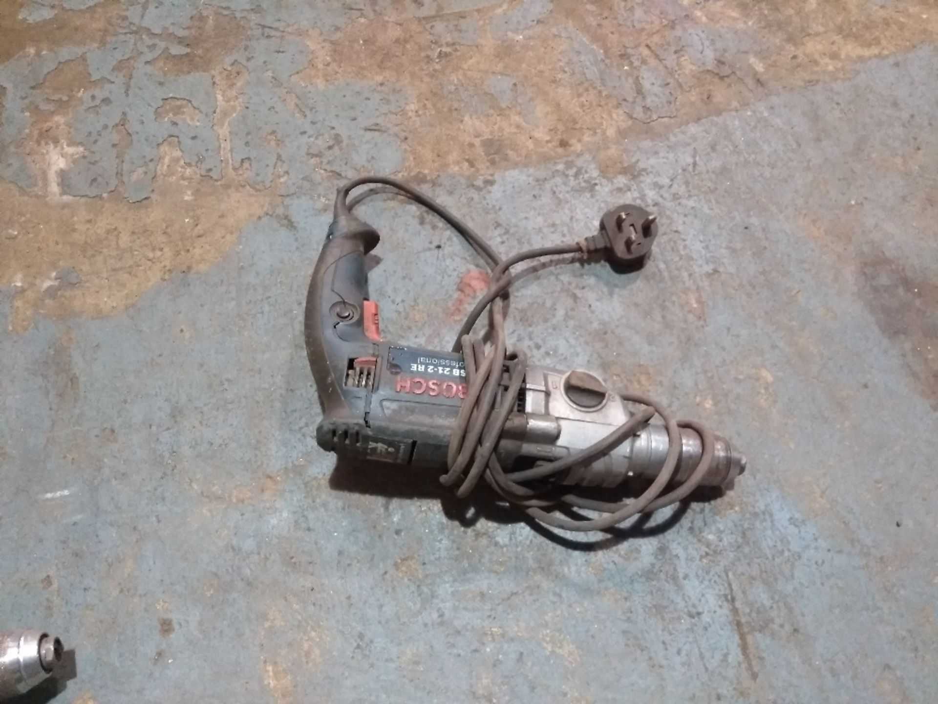 Bosch GSB 21-2 re electric drill. PAT Test Failed - Insecure casing. No VAT on this item. - Image 2 of 2