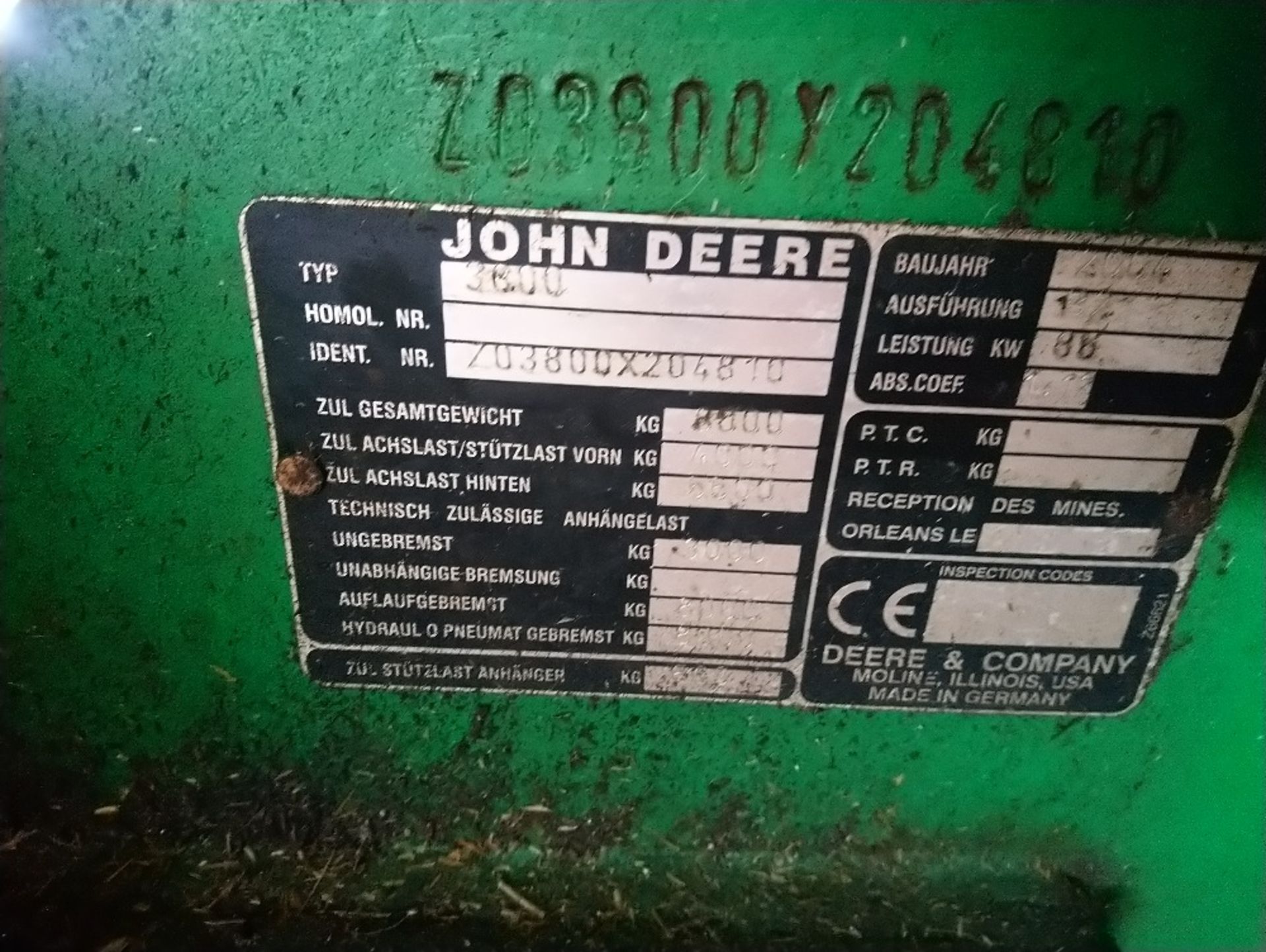 2005 John Deere 3800 articulated Telescopic Loader c/w Pallet Tines and rear pick up hitch Reg: - Image 3 of 4