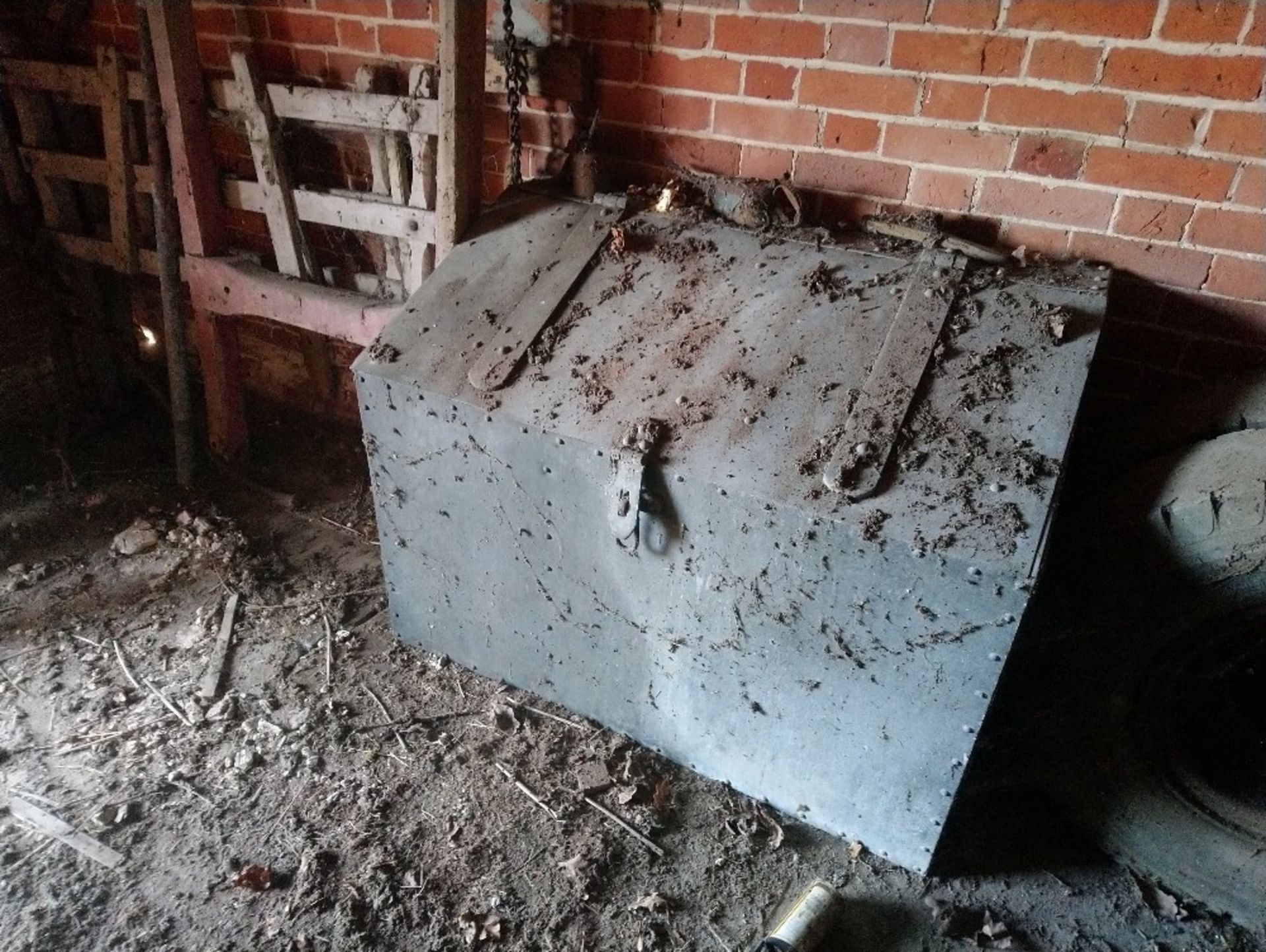 galvanised feed bin