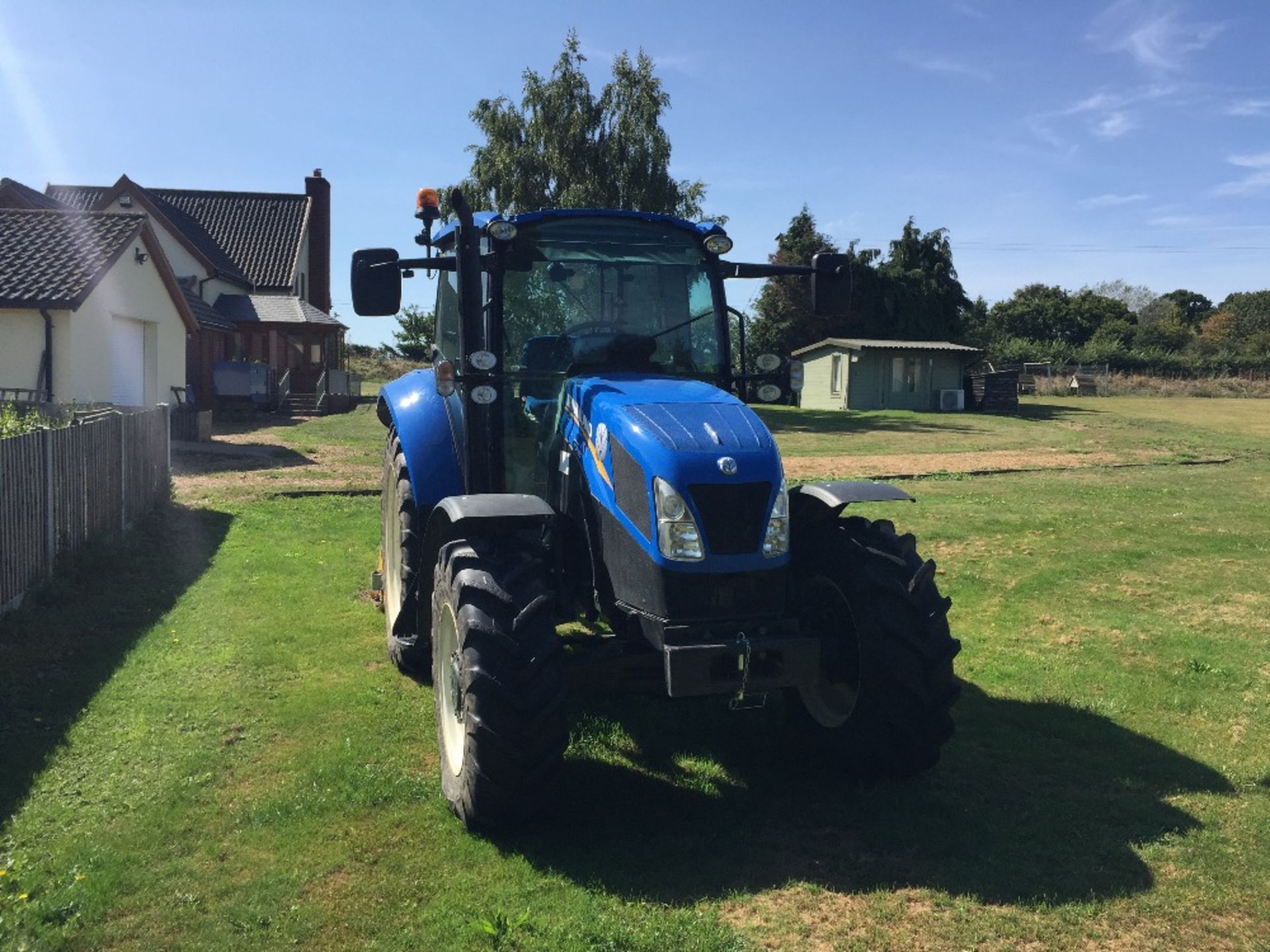 2015 New Holland T5.105 4wd Tractor 711.4hrs 13.6R38 rear wheels 13. - Image 4 of 8