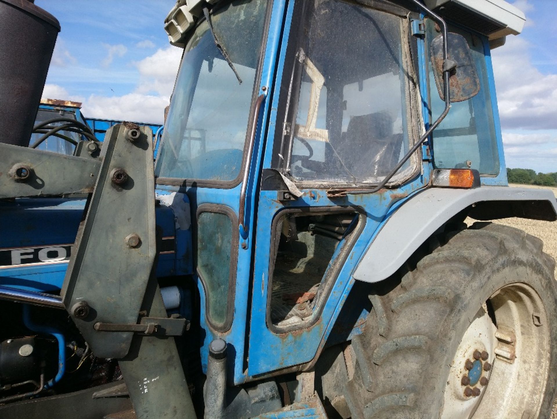 1986 Ford 6610 2wd Tractor 6035hrs 340/85 R 38 rear wheels 10/16 front wheels c/w Quickie 3360 front - Image 2 of 4