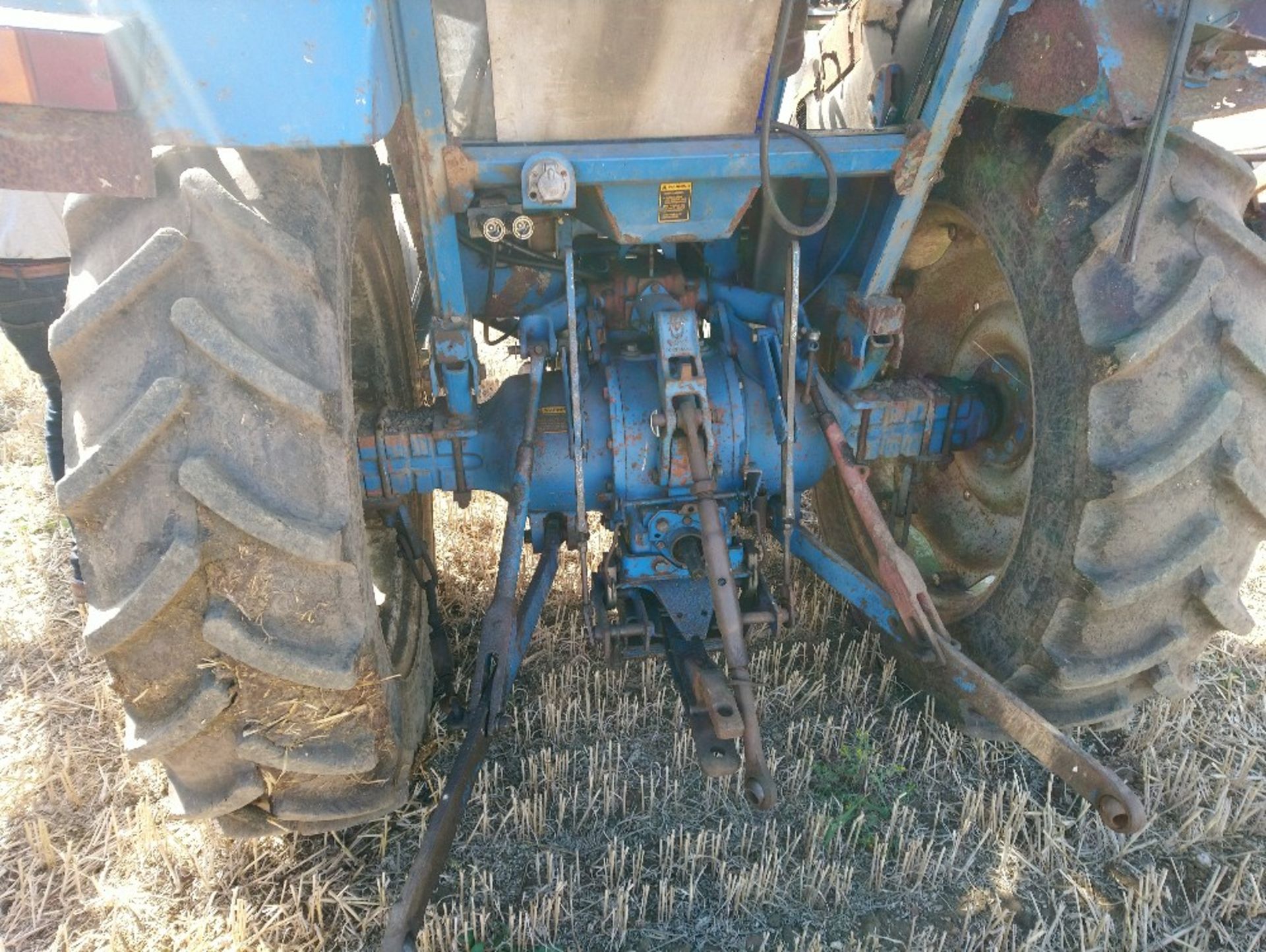 1982 Ford 4610 2wd Tractor 7115hrs 13.6 R 36 rear wheels 7. - Image 4 of 4