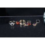 A small selection of 9ct gold jewellery, band ring, sapphire set ring,