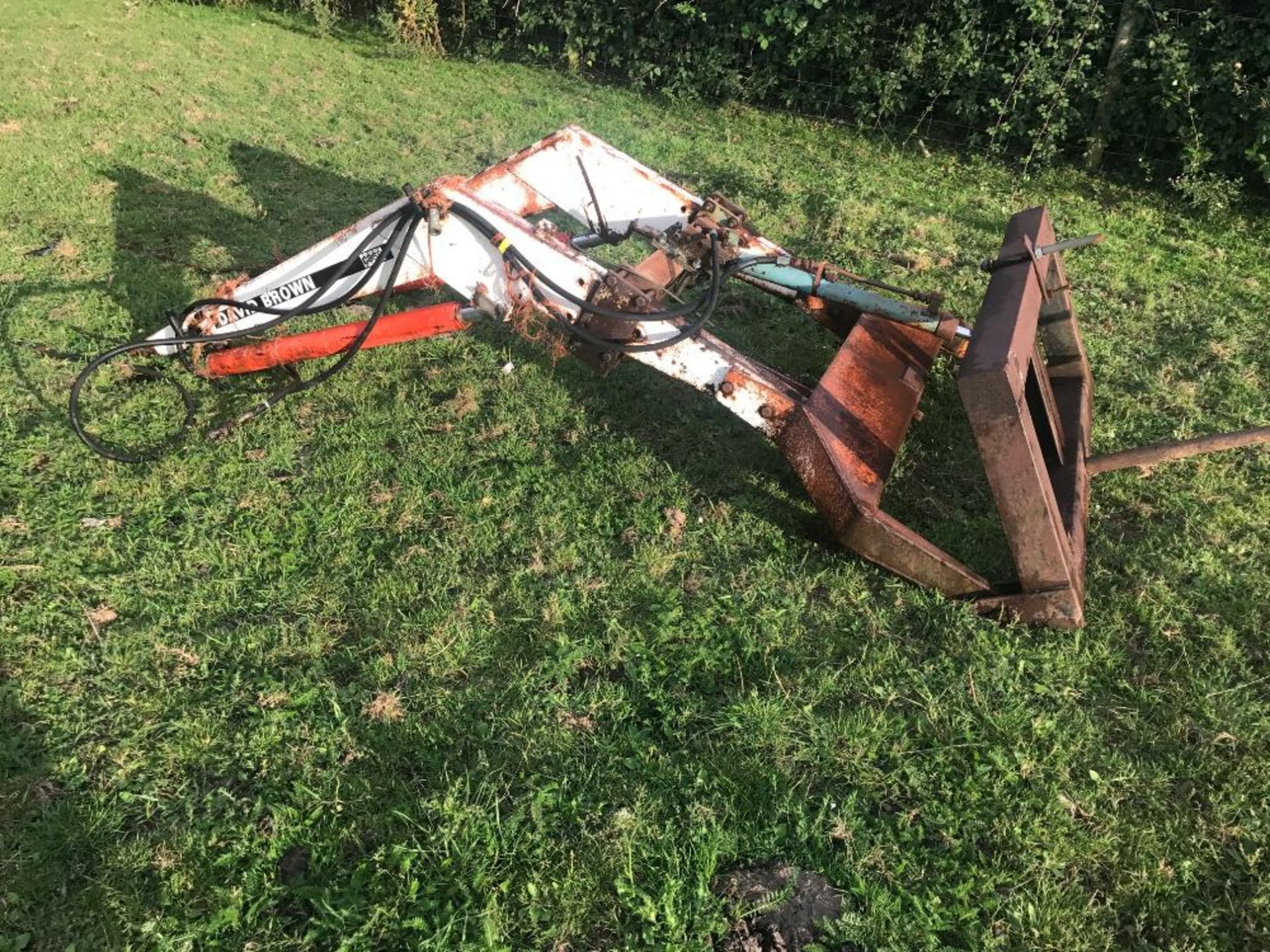 David Brown loader with bale spike. Stored near Goring Heath. No VAT on this item. - Image 2 of 2