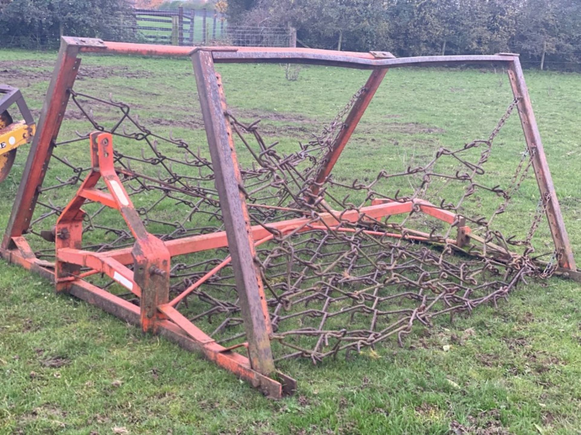 Set of folding chain harrows. Stored near Goring Heath, Reading. No VAT on this item. - Bild 3 aus 3