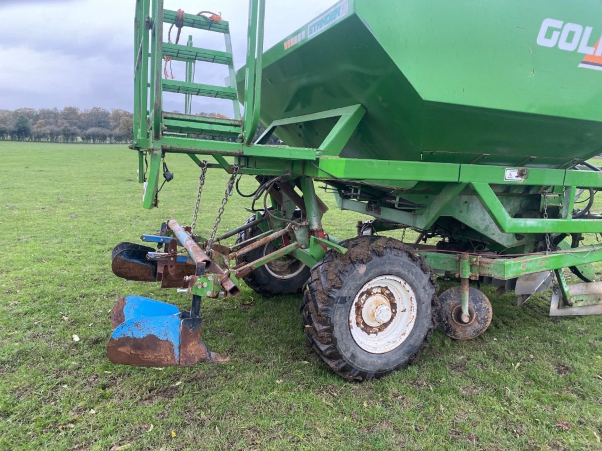 Potato planter, c/w control box. Stored near Goring Heath, Reading. No VAT on this item. - Image 4 of 5