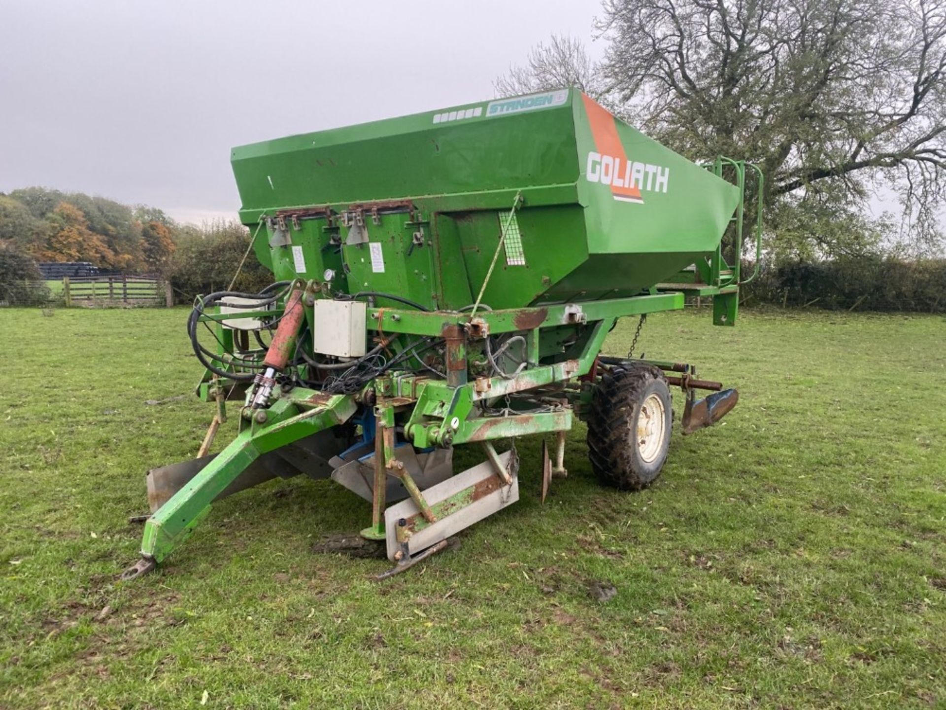 Potato planter, c/w control box. Stored near Goring Heath, Reading. No VAT on this item. - Image 3 of 5