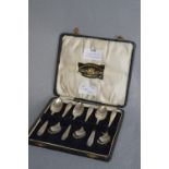 Cased Set of Six Silver Teaspoons - Sheffield 1930, approx 65g