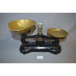 Librasco Cast Iron Balance Scales with Brass Pans