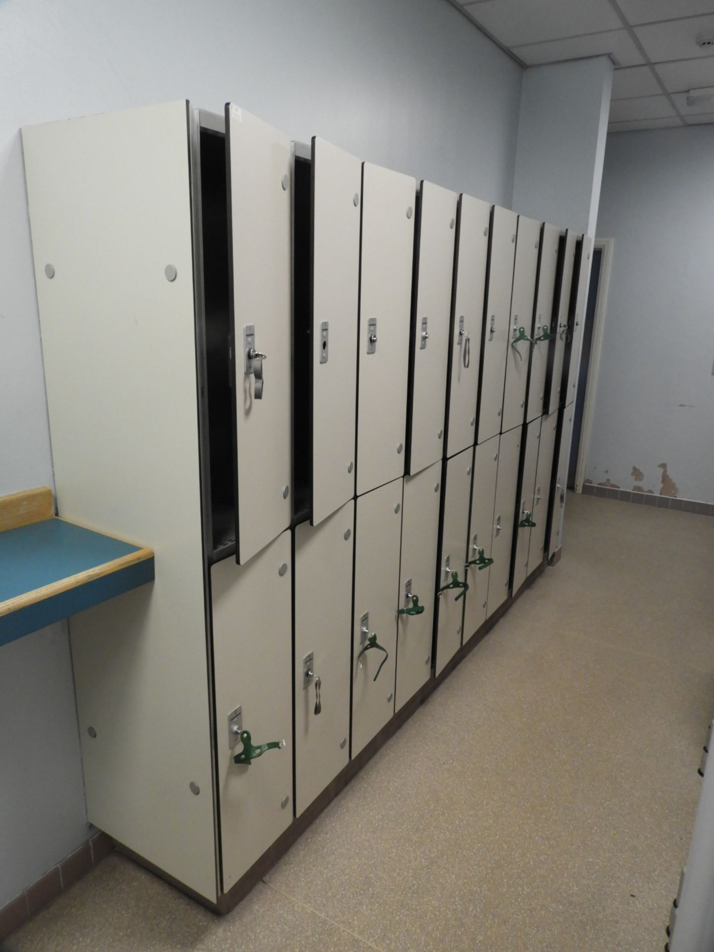 *Bank of 20 Marathon Coin Operated Lockers