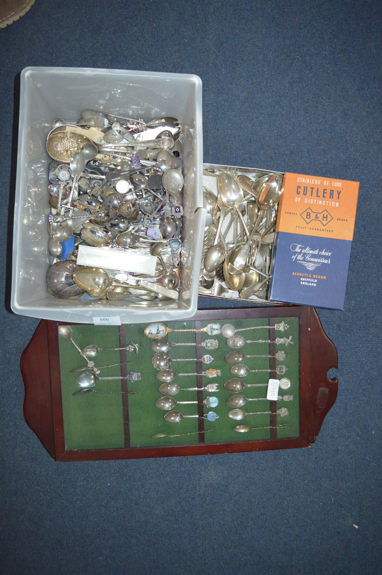 Large Quantity of Collectors Teaspoons, Wall Mount