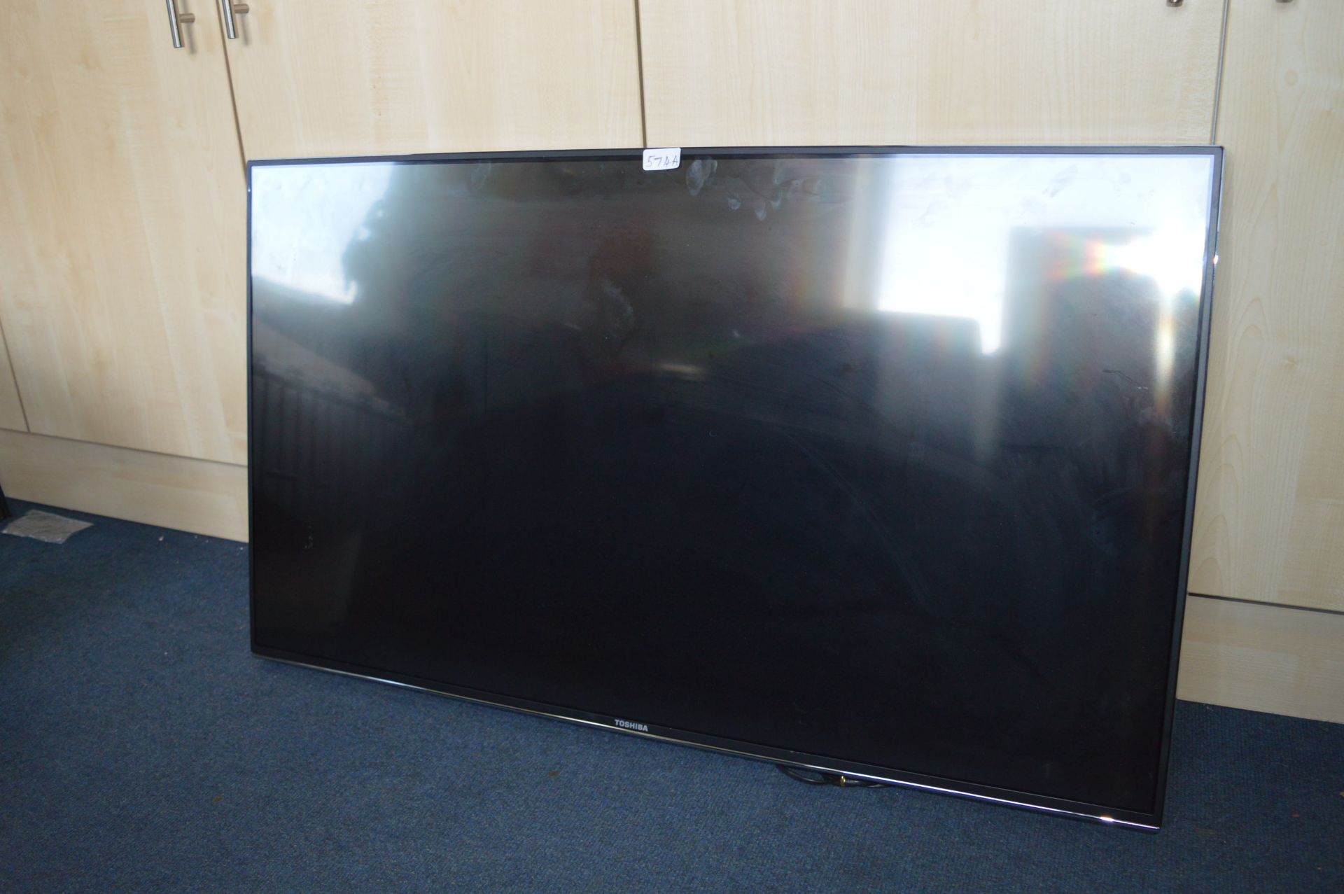 *Toshiba 43 inch LCD TV Model 43U6663DB