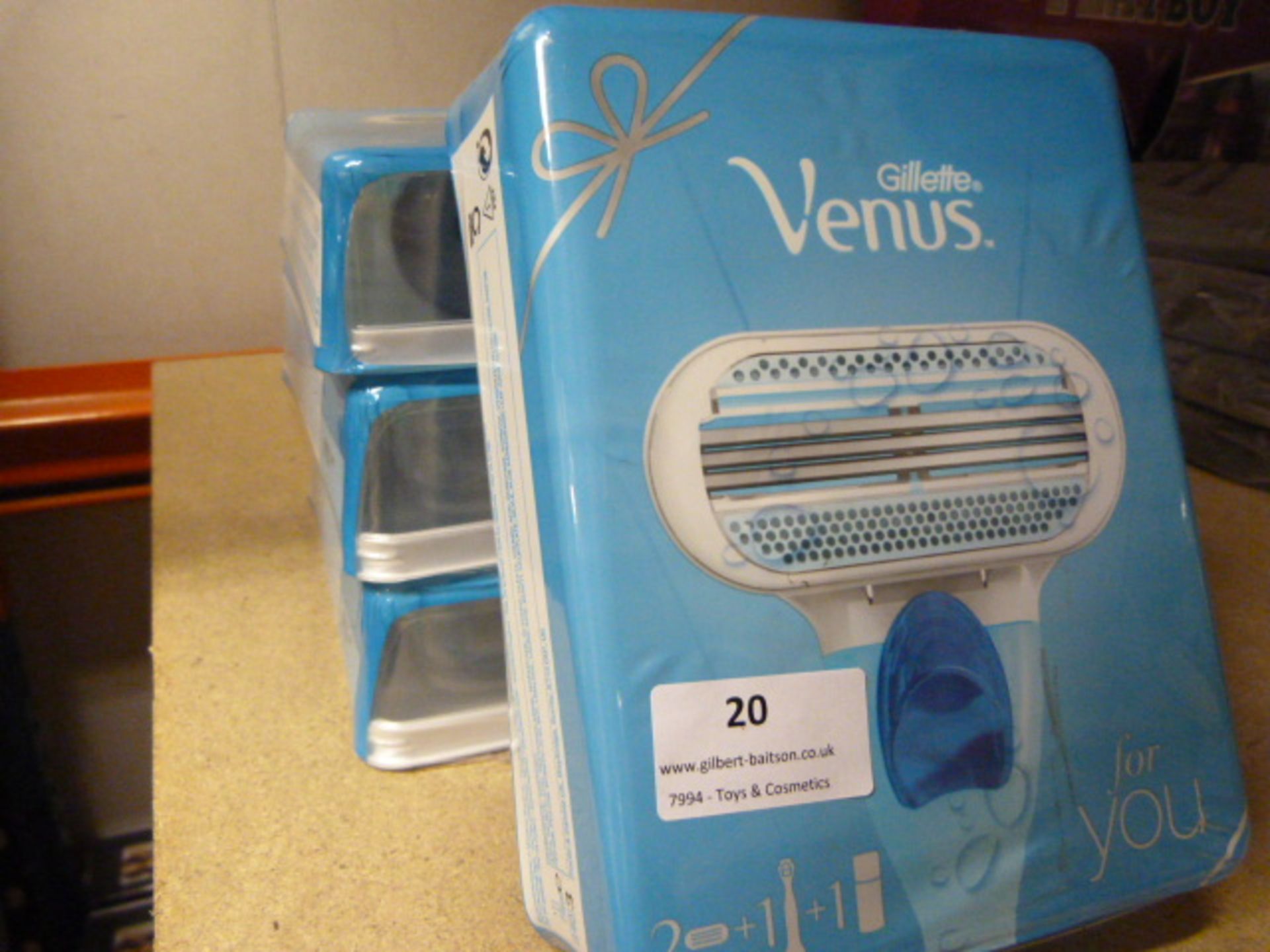 *Four Gillette Venus Ladies Shaving Sets