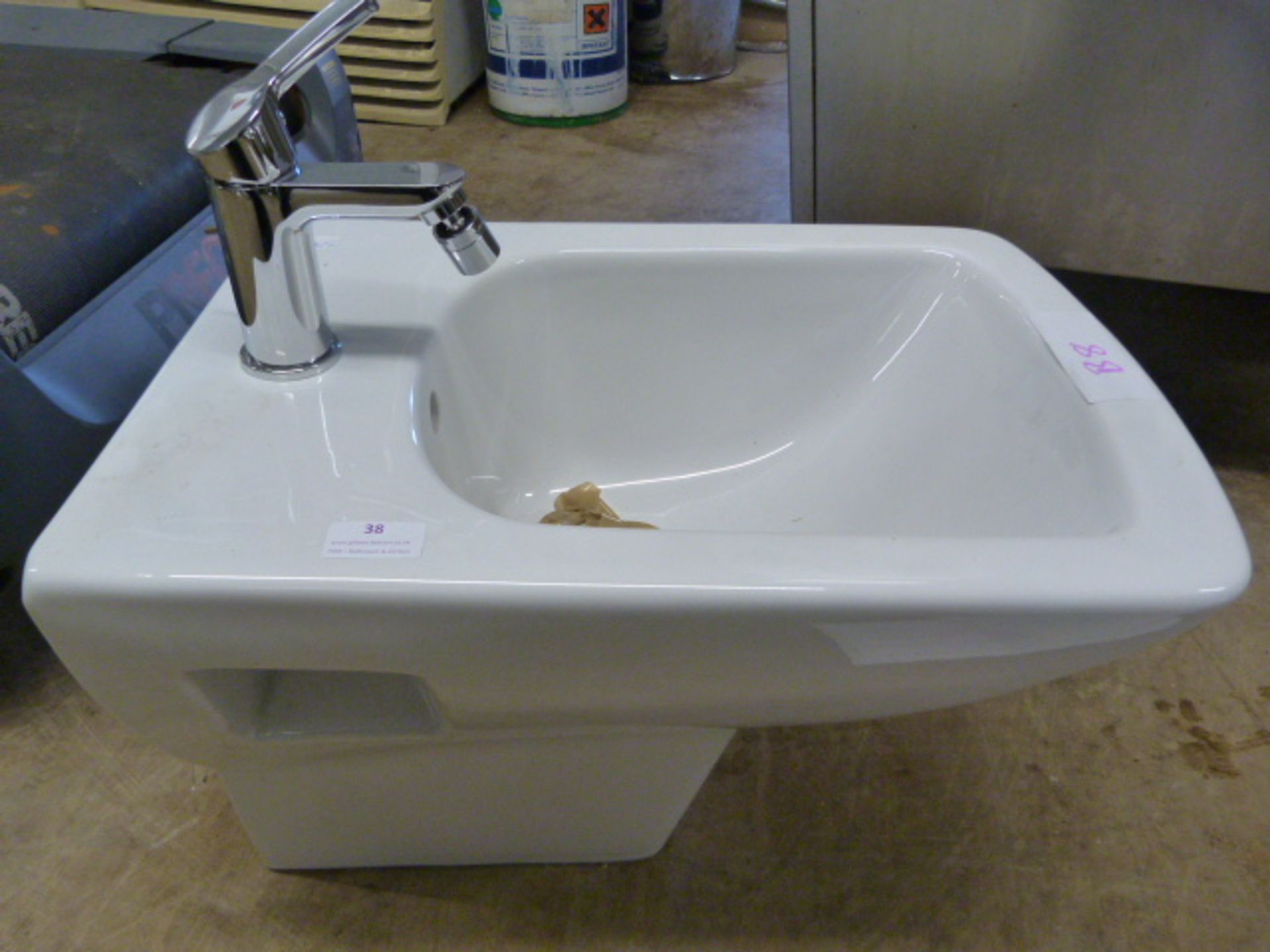 *Square Floor Mounted White Ceramic Bidet with Tap