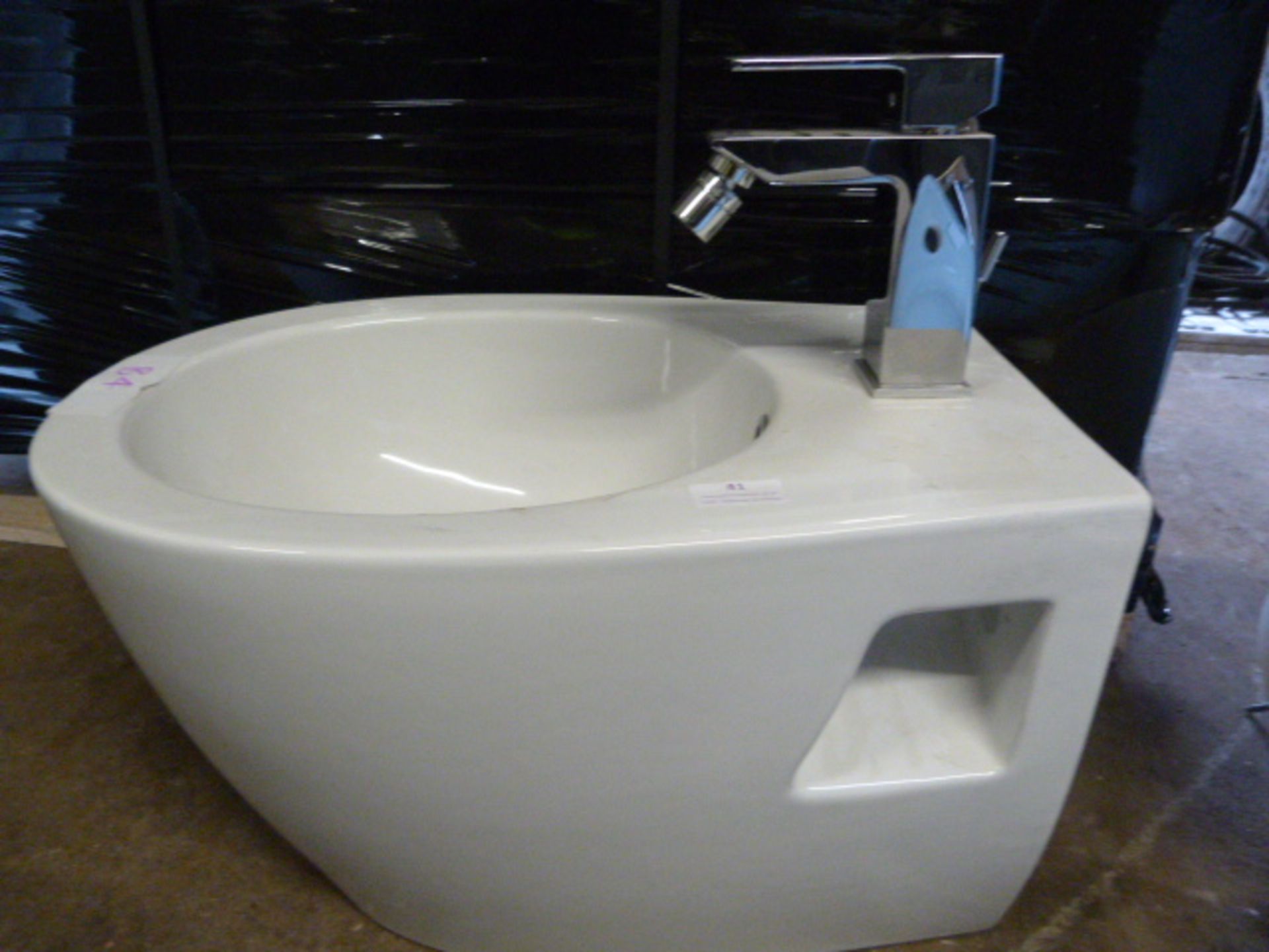 *Oval Floor Mounted White Ceramic Bidet with Tap