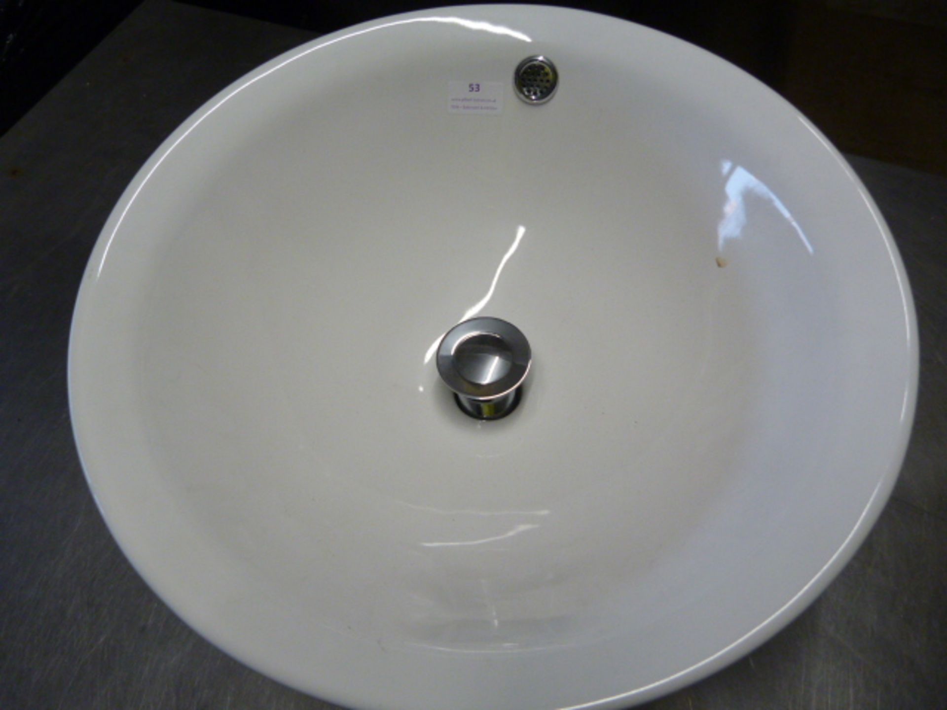 *Medium Round White Ceramic Sink