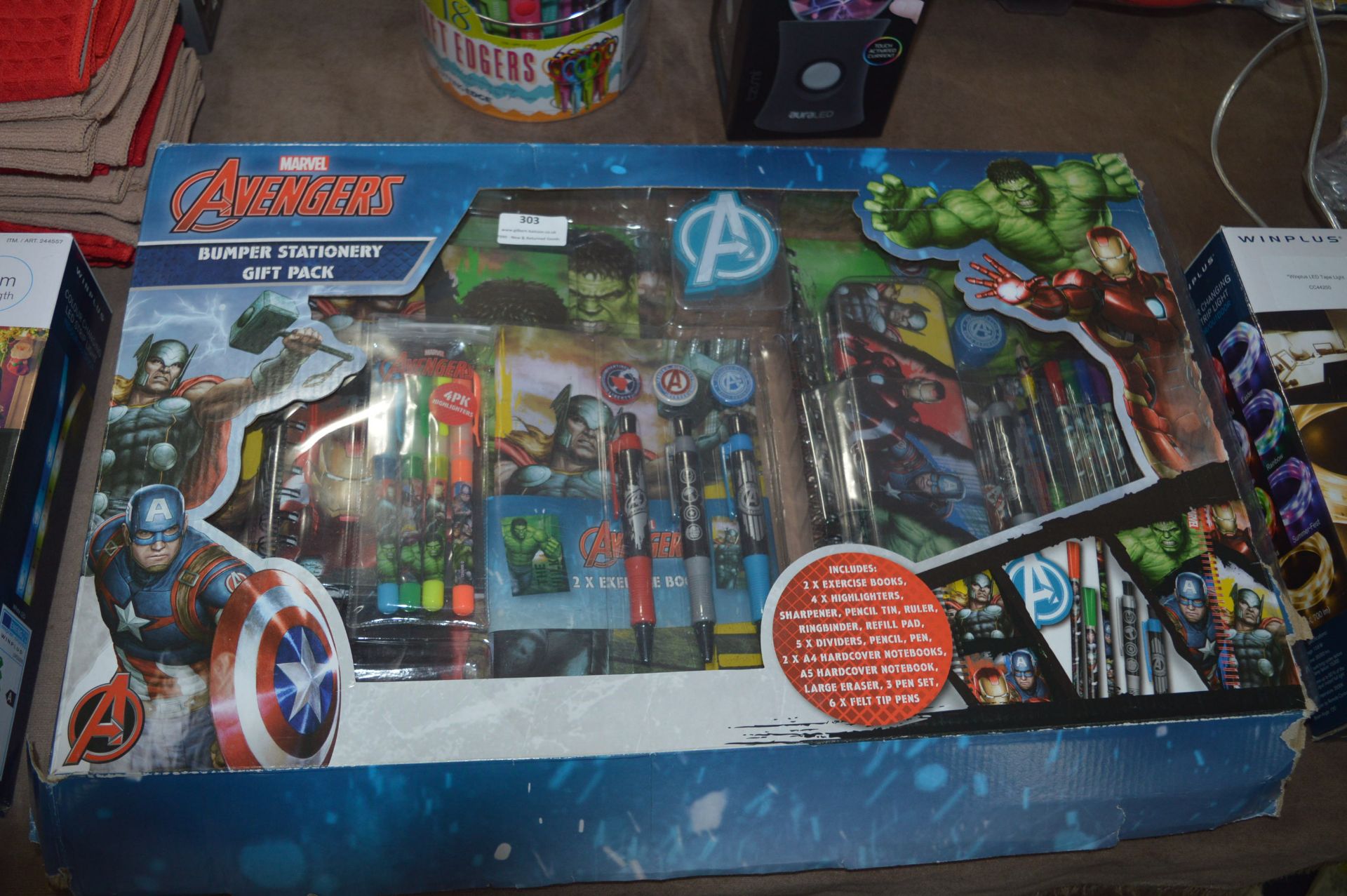 *Marvel Avengers Bumper Stationery Gift Pack