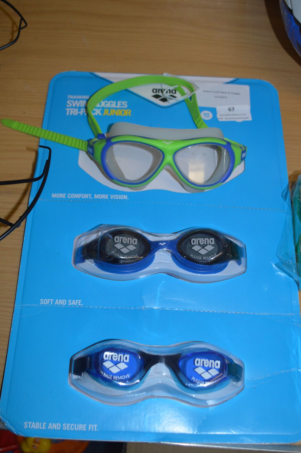 *Arena Youth Mask & Goggle Set