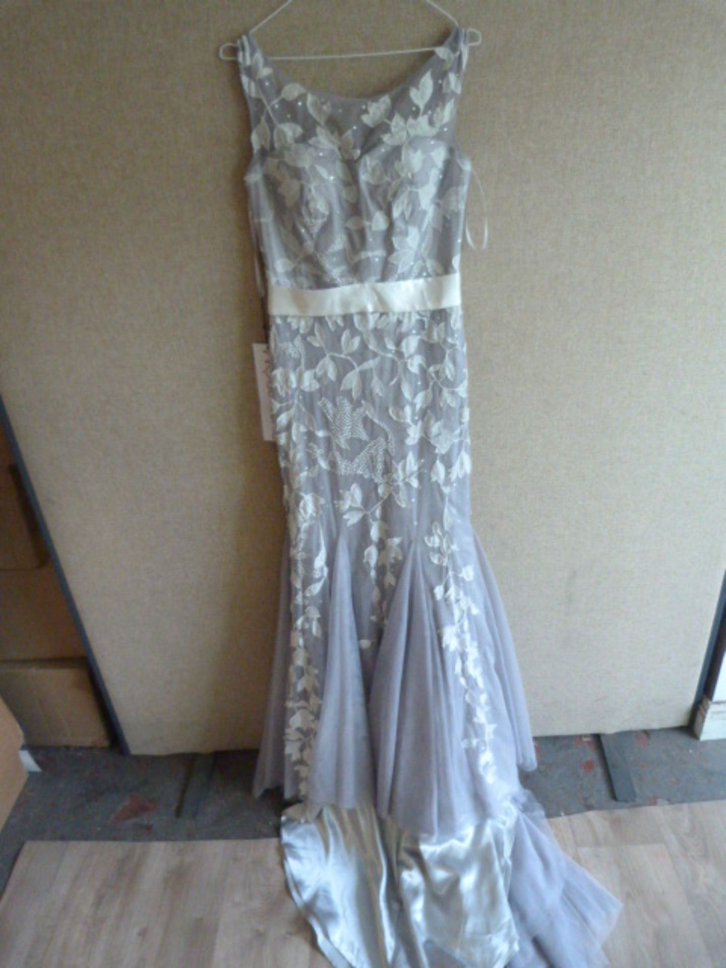 *Etta Grey Prom Dress Size:8