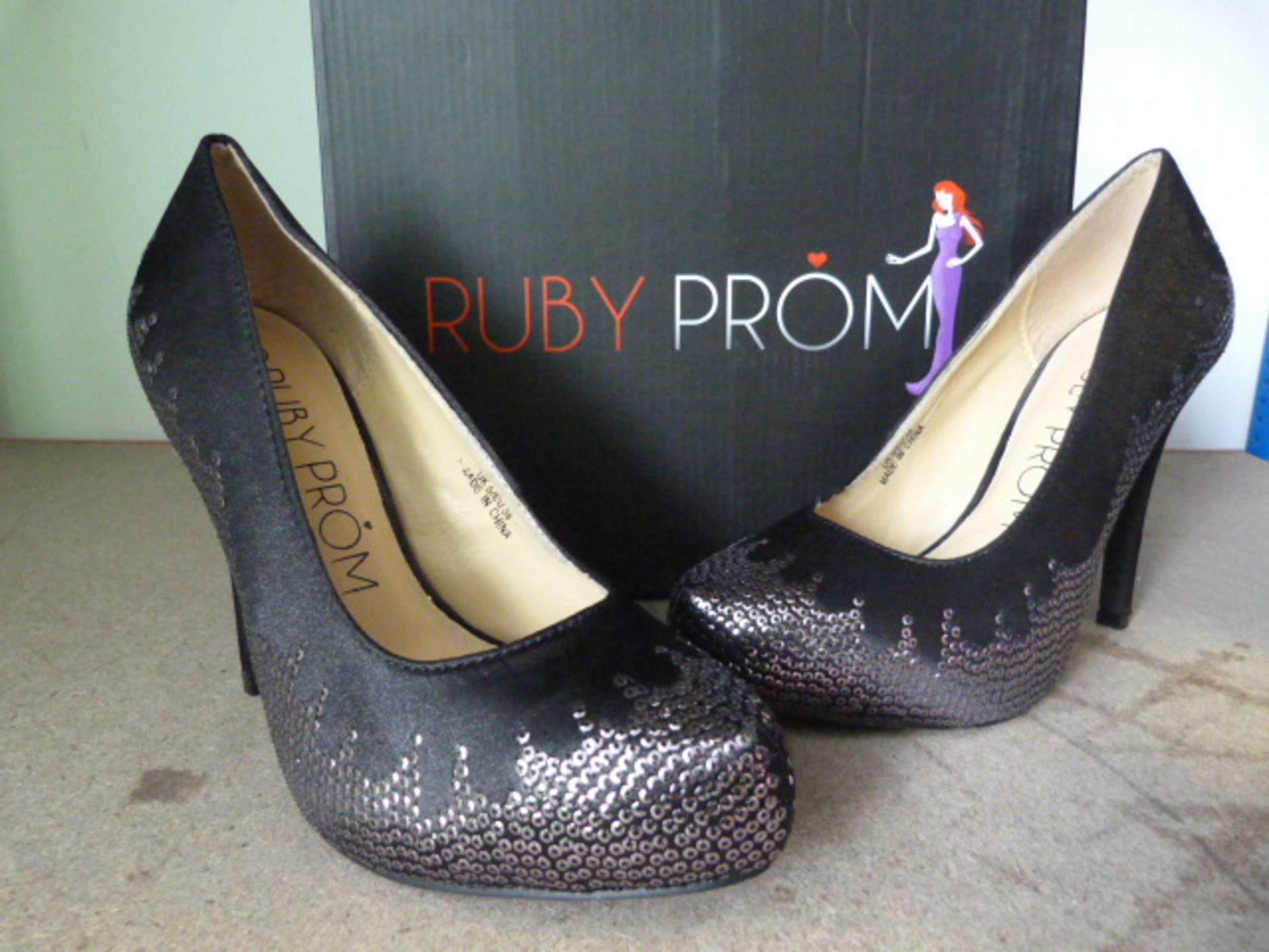 *Callie Black Prom Shoes Size:6