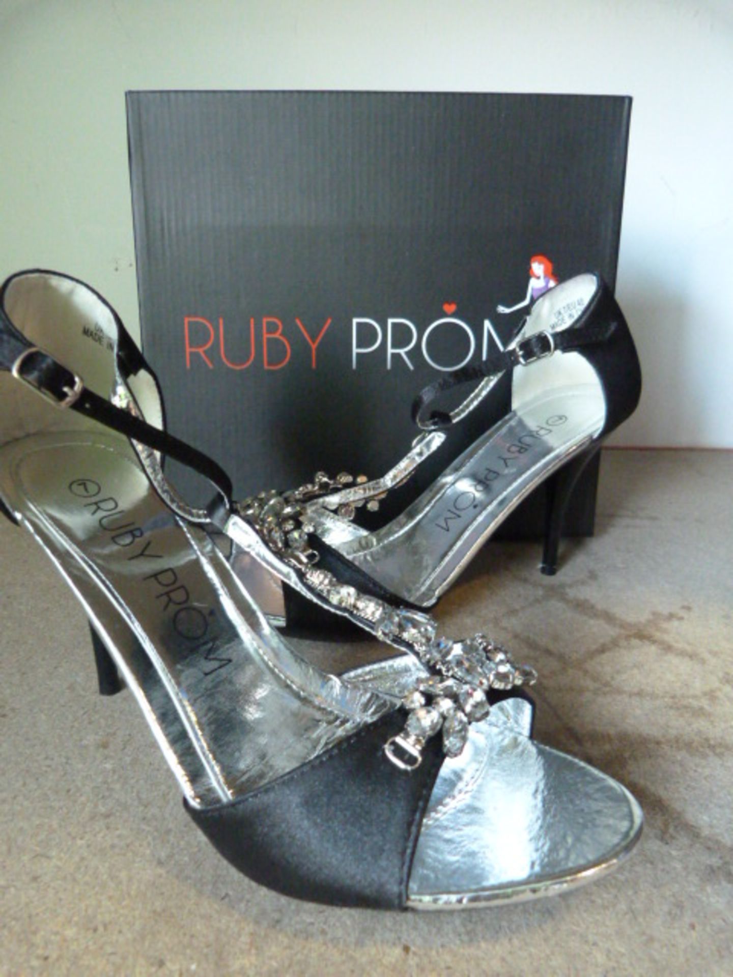 *Heidi Black Prom Shoes Size:4