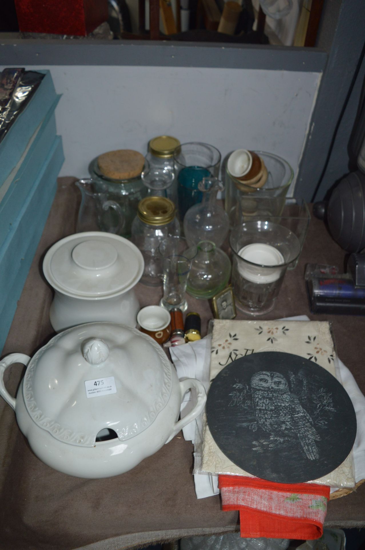 Quantity of Ceramics and Glassware