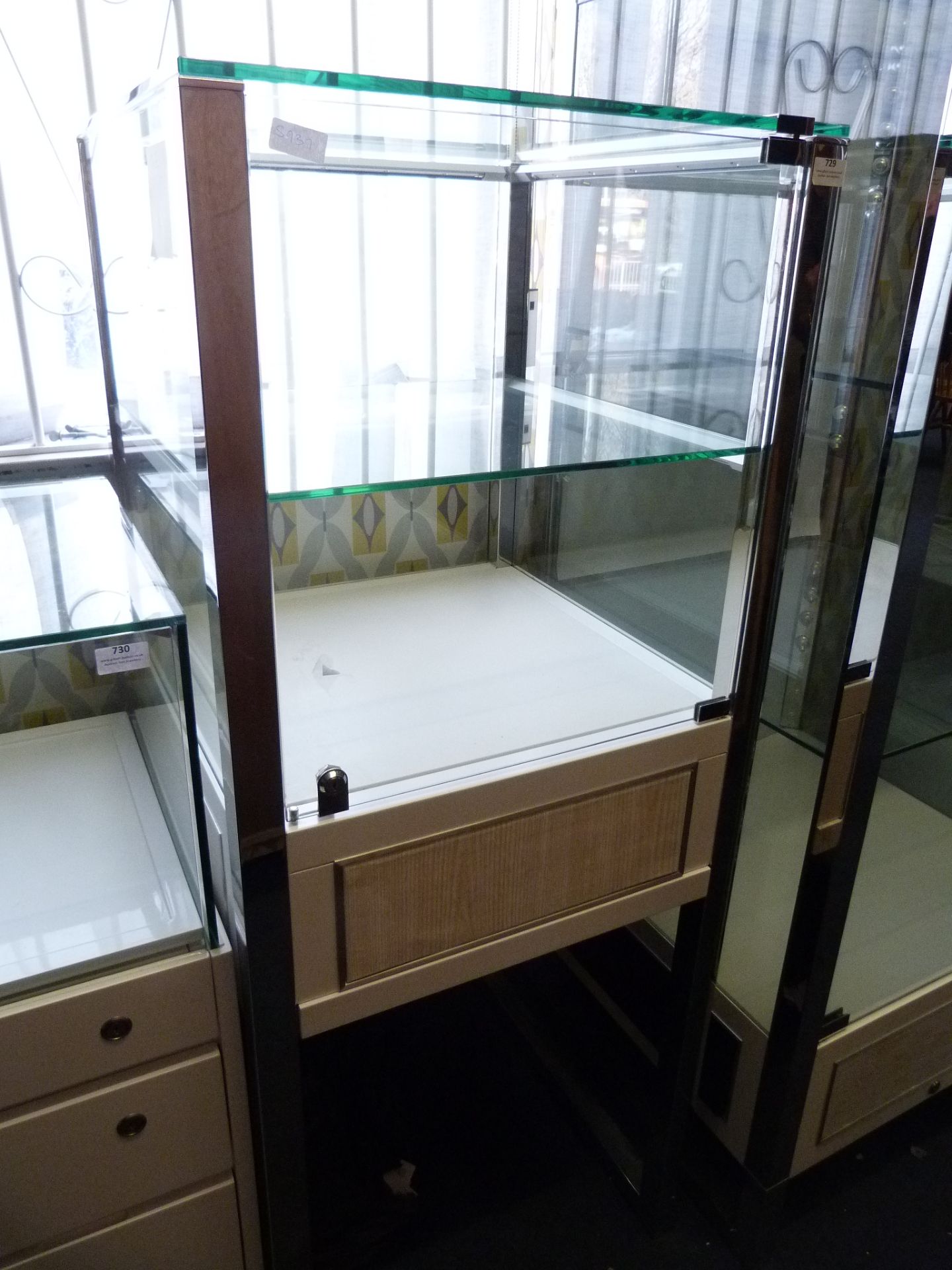 *Small Jewellery Display Cabinet