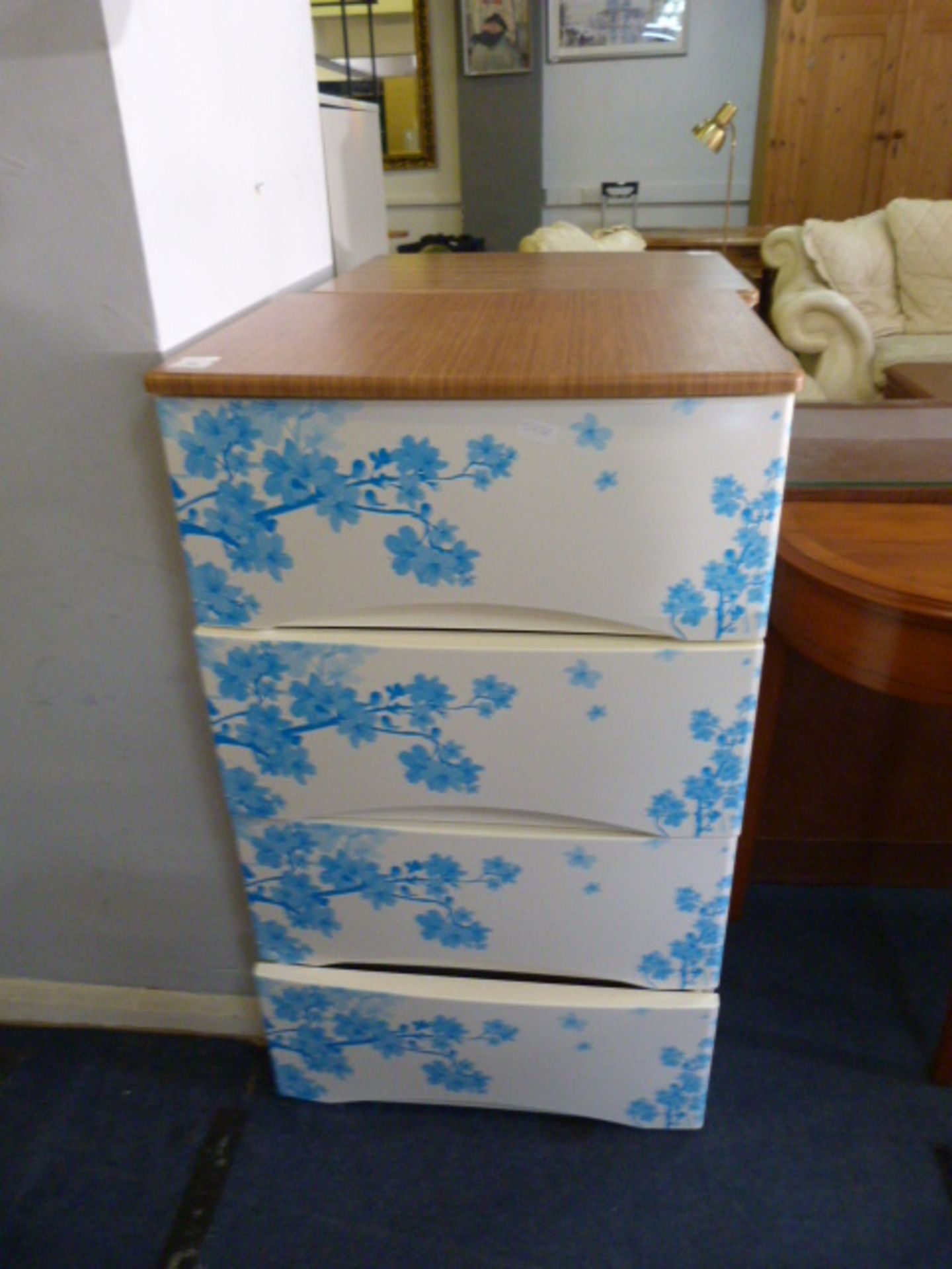 *Plastic Four Height Chest of Drawers