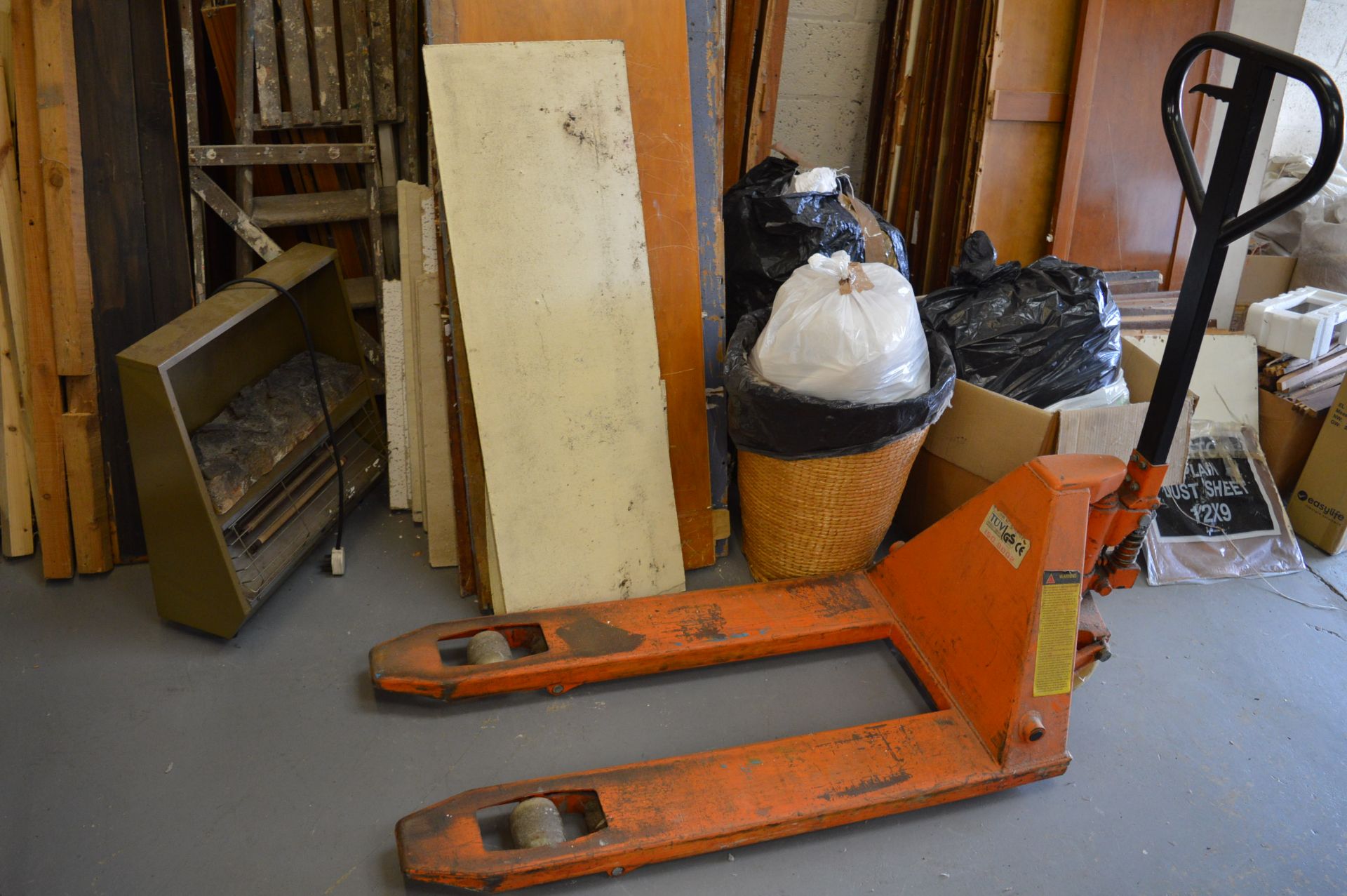 *Pallet Truck