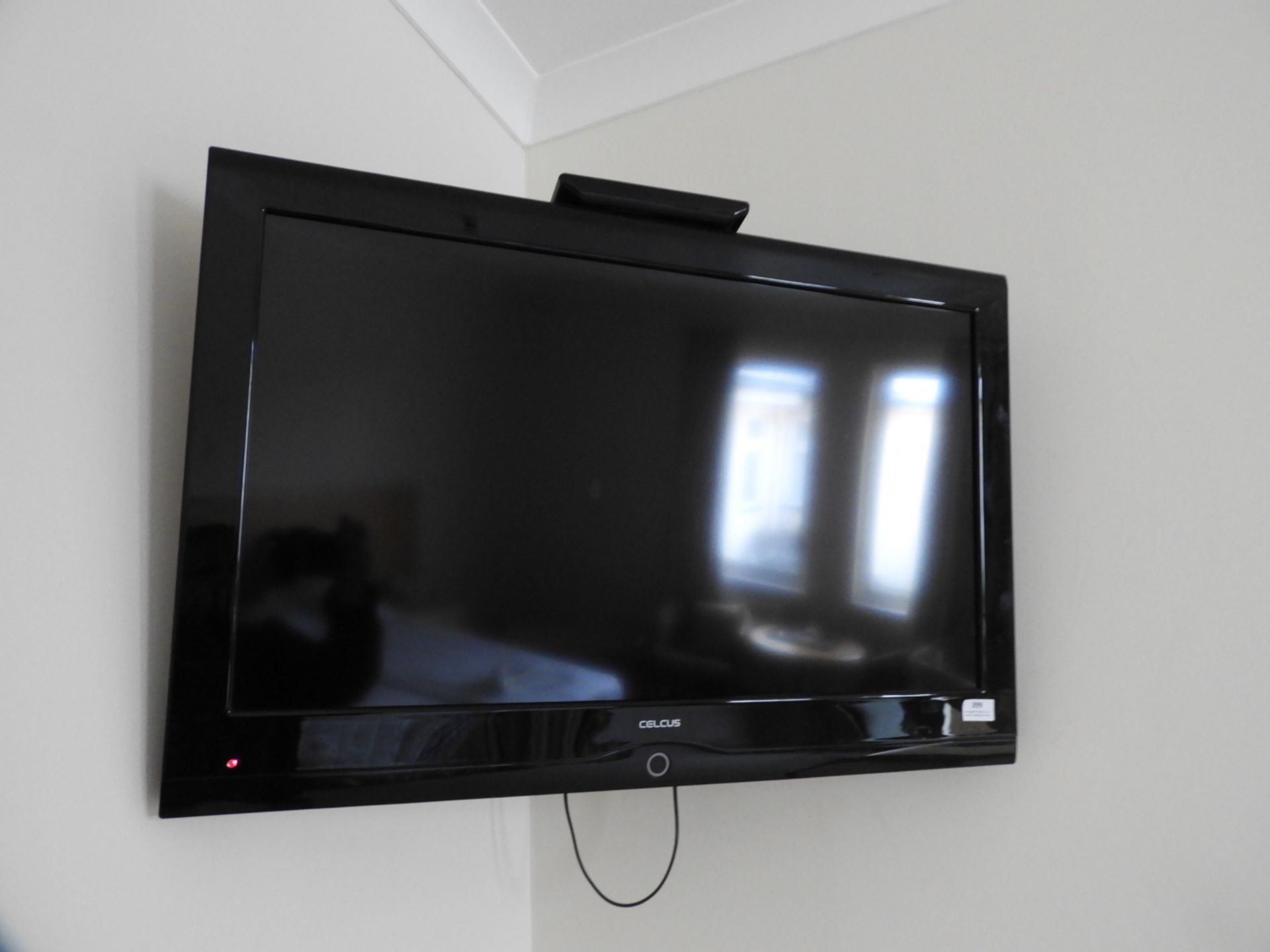 *Celcus Wall Mounted TV with Remote Control