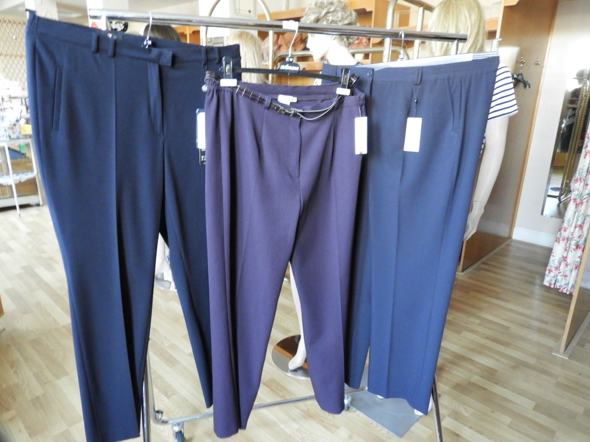 *Three Pairs of Ladies Trousers Size:18