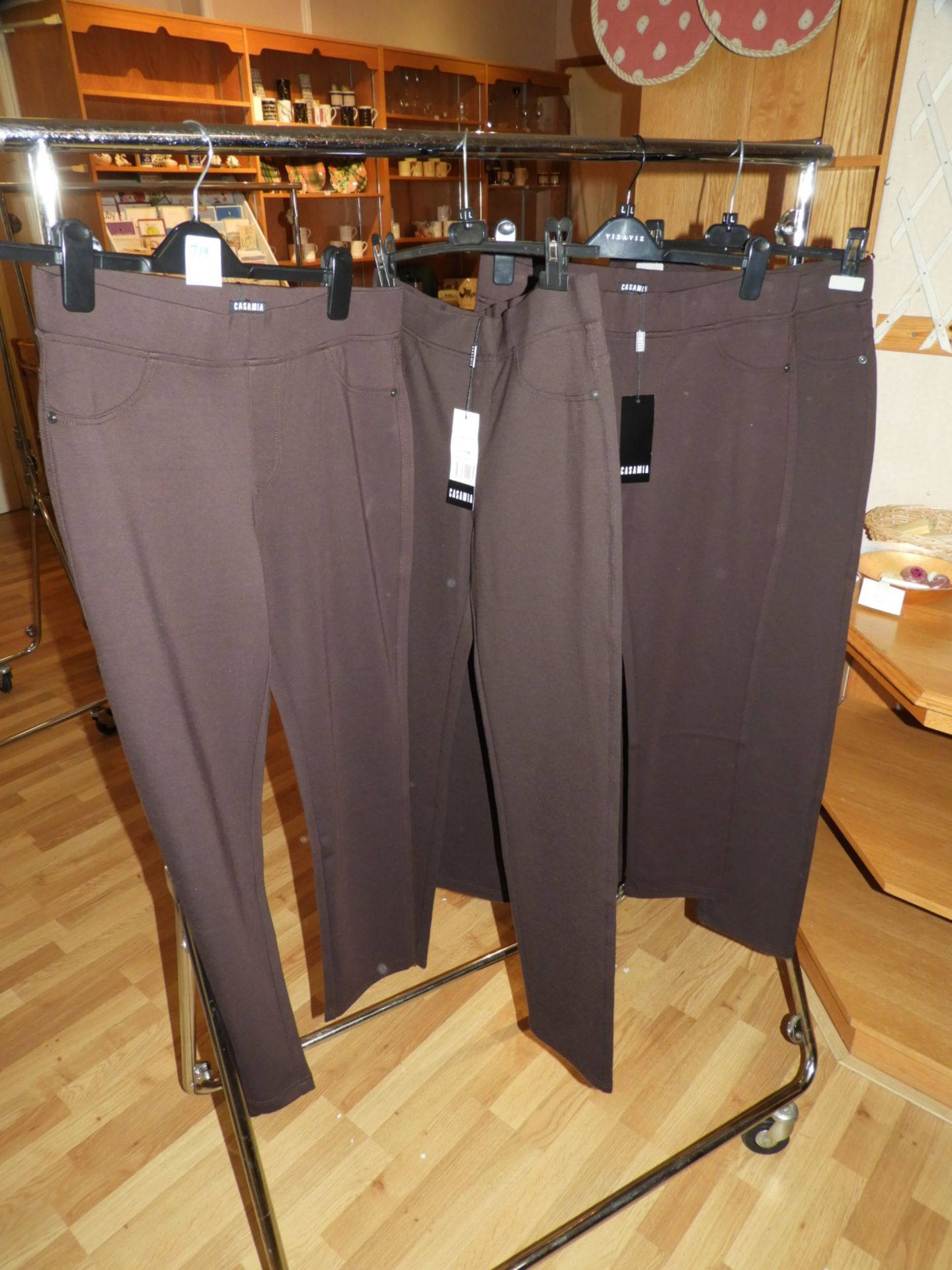 *Four Pairs of Ladies Trousers Size:Large