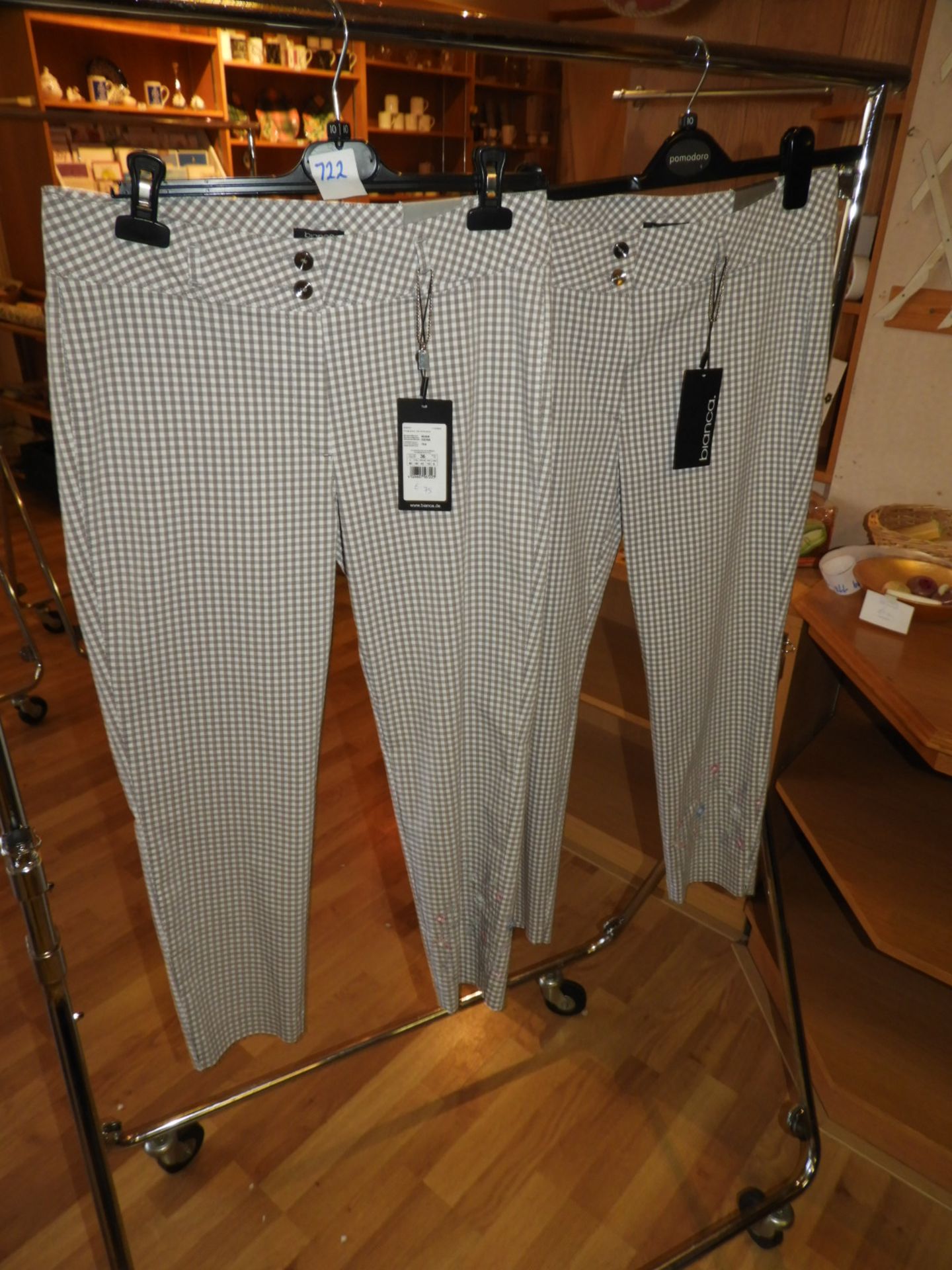 *Two Pairs of Gingham 3/4 Trousers Size:10