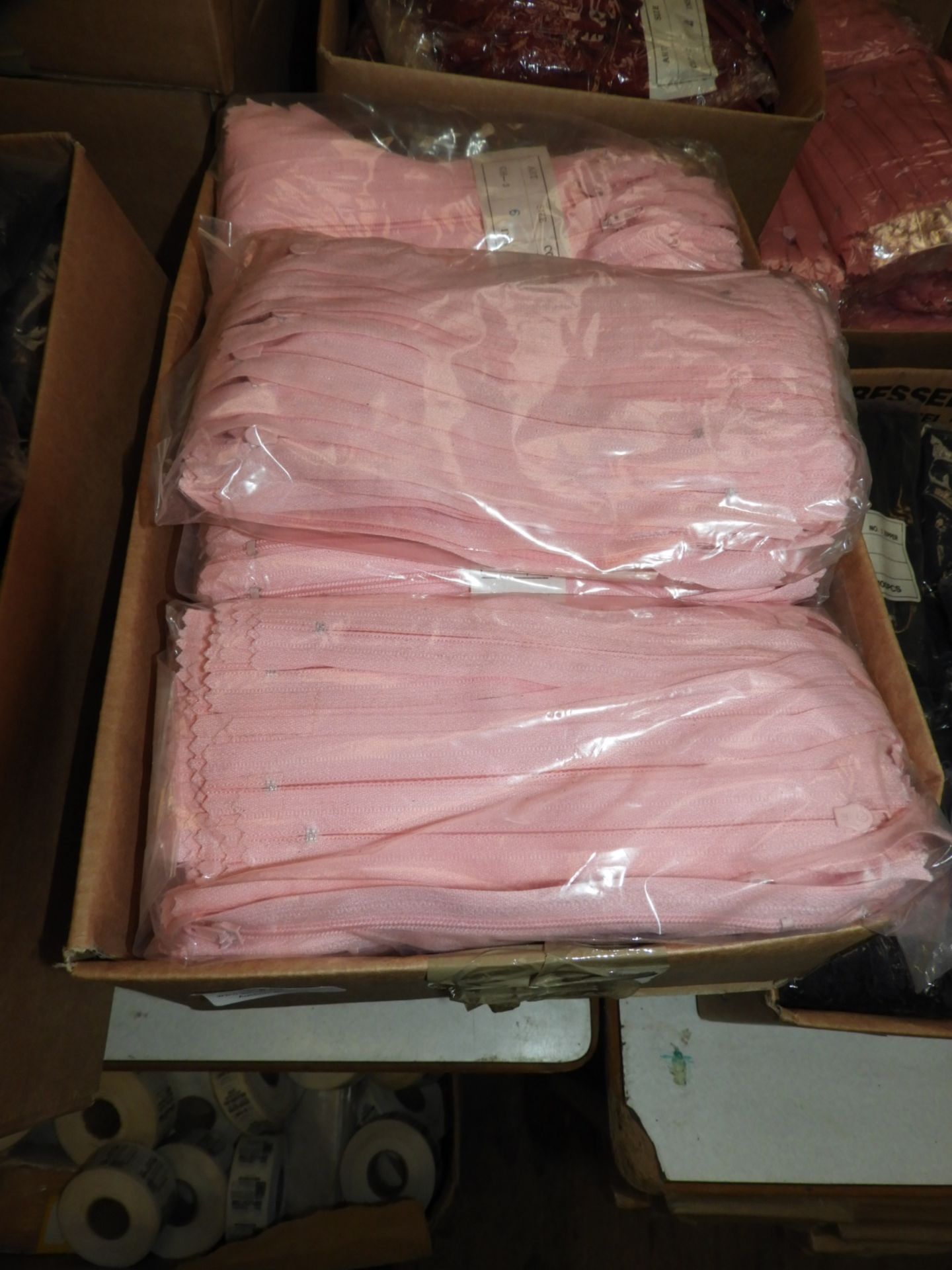 Box Containing 1000 Pink 6" Zips