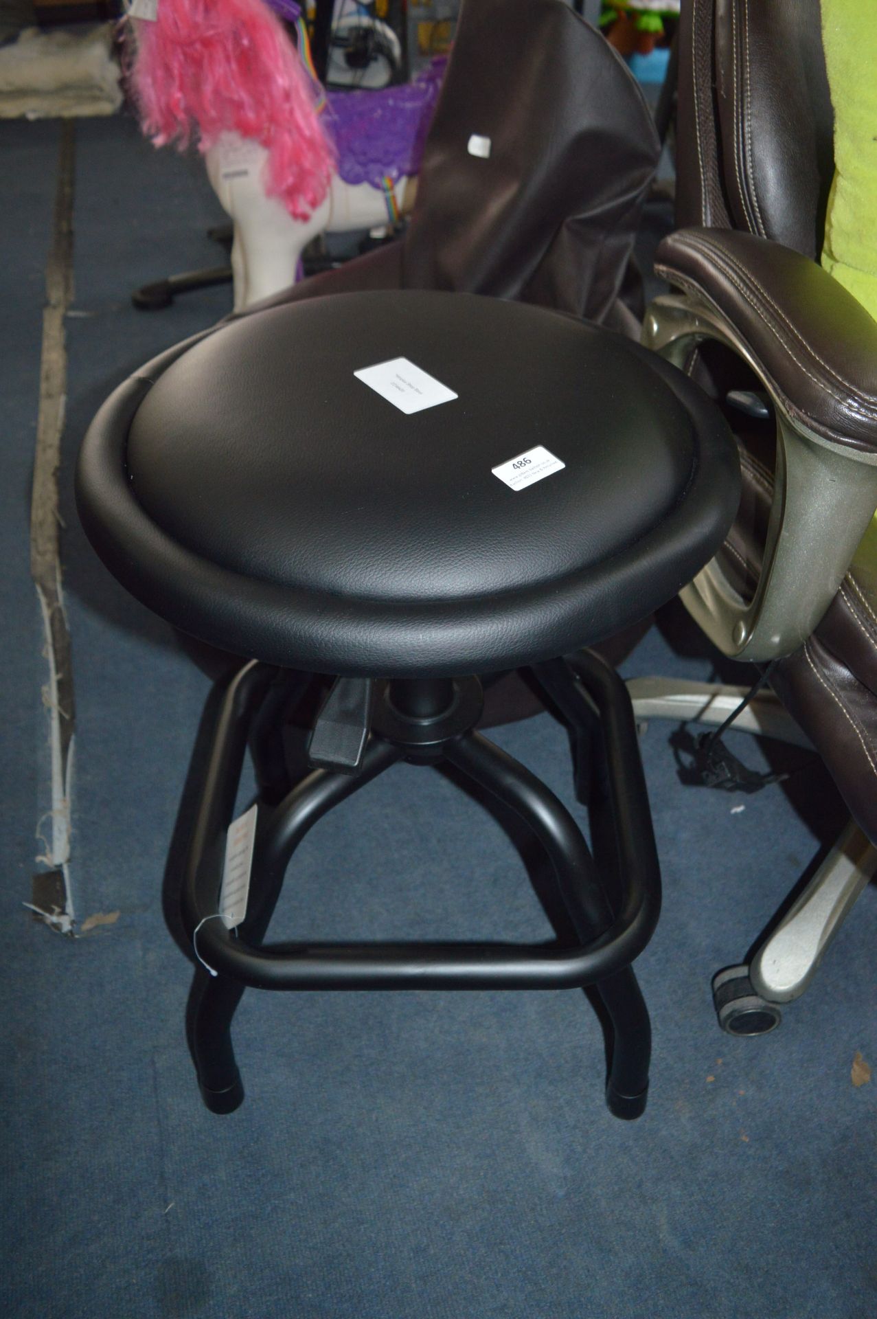 *Winplus Shop Stool