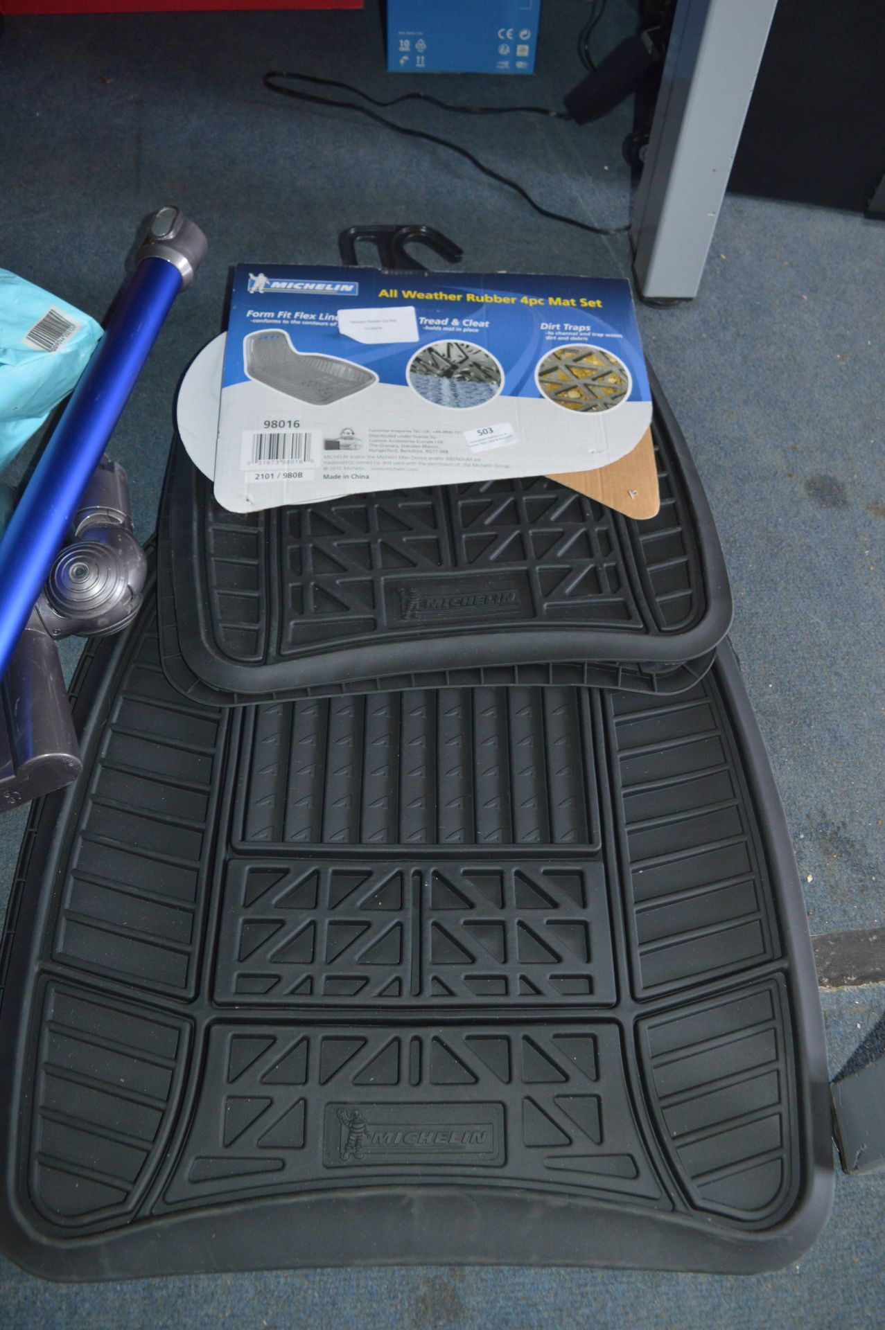 *Michelin Rubber Car Mat