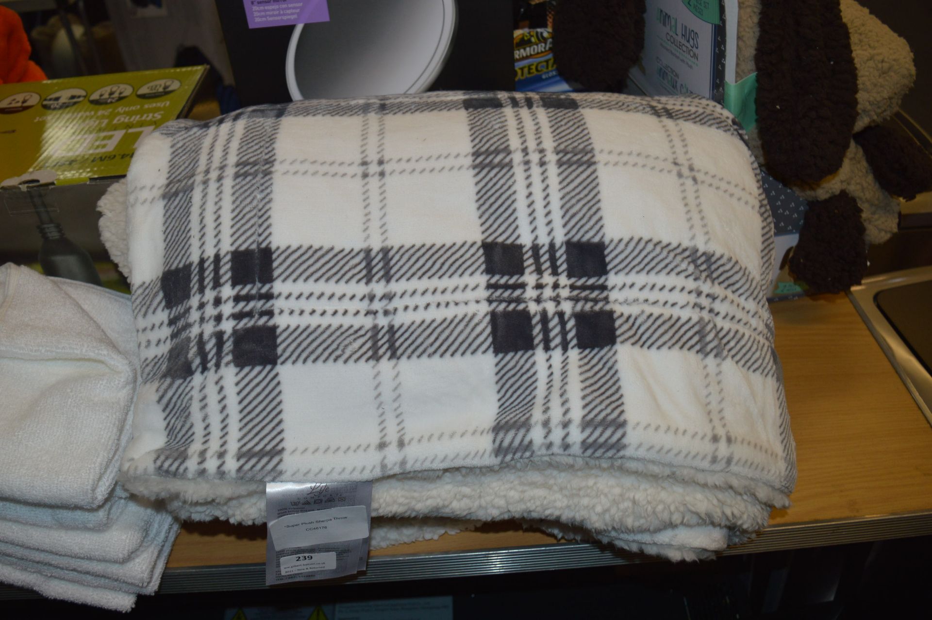 *Super Plush Sherpa Throw