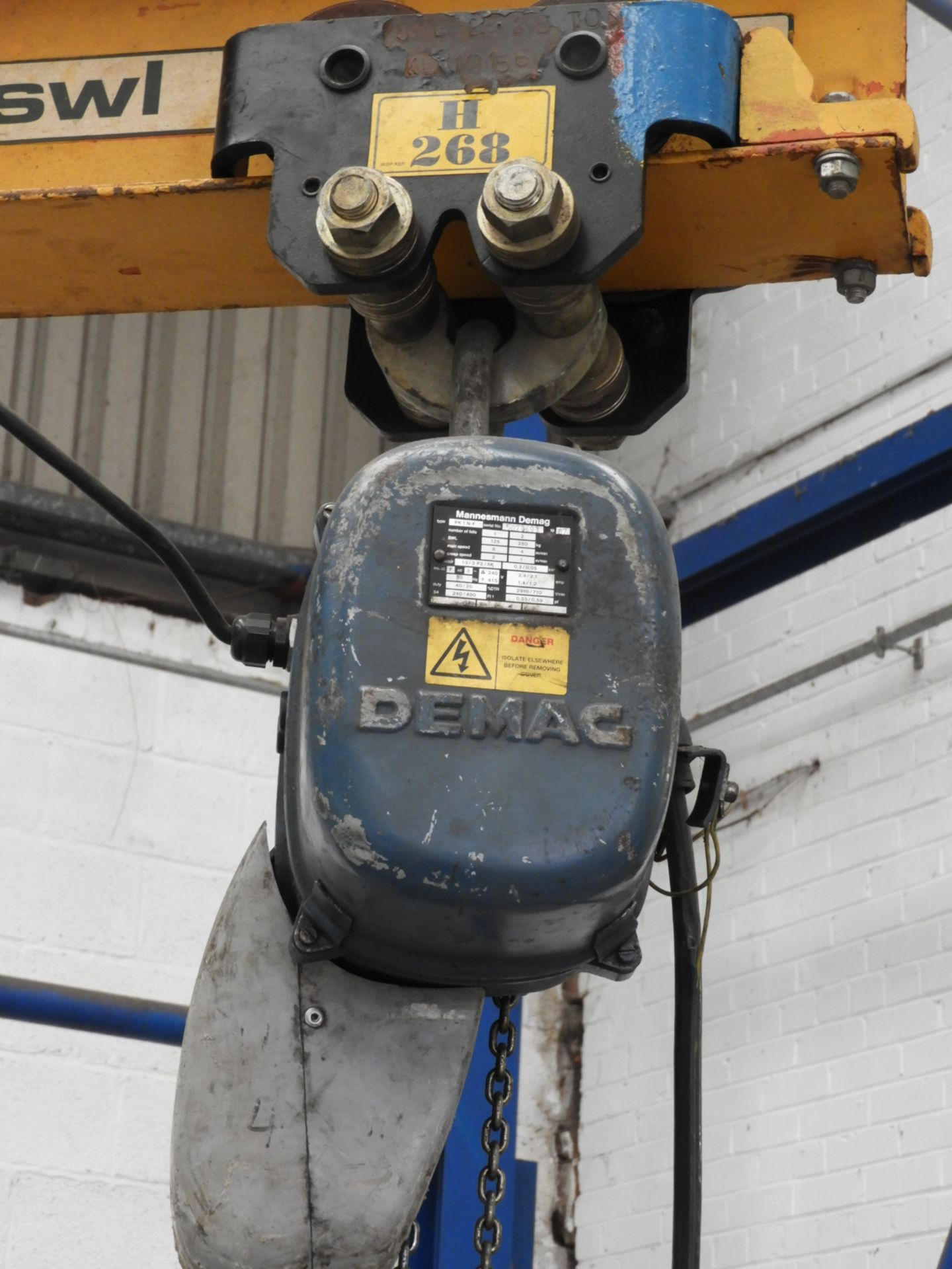 *Premier 500kg Freestanding Chain Hoist on Swivel - Image 2 of 2