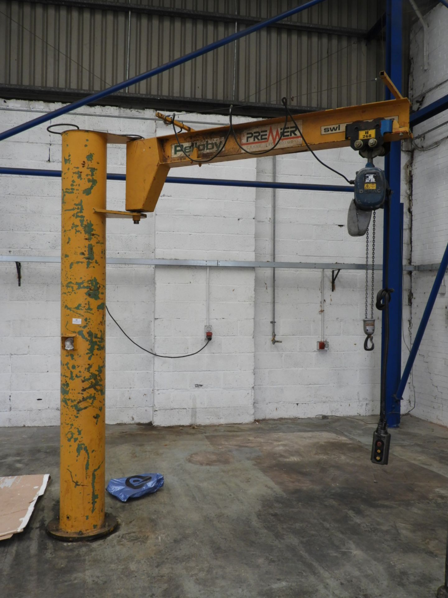 *Premier 500kg Freestanding Chain Hoist on Swivel