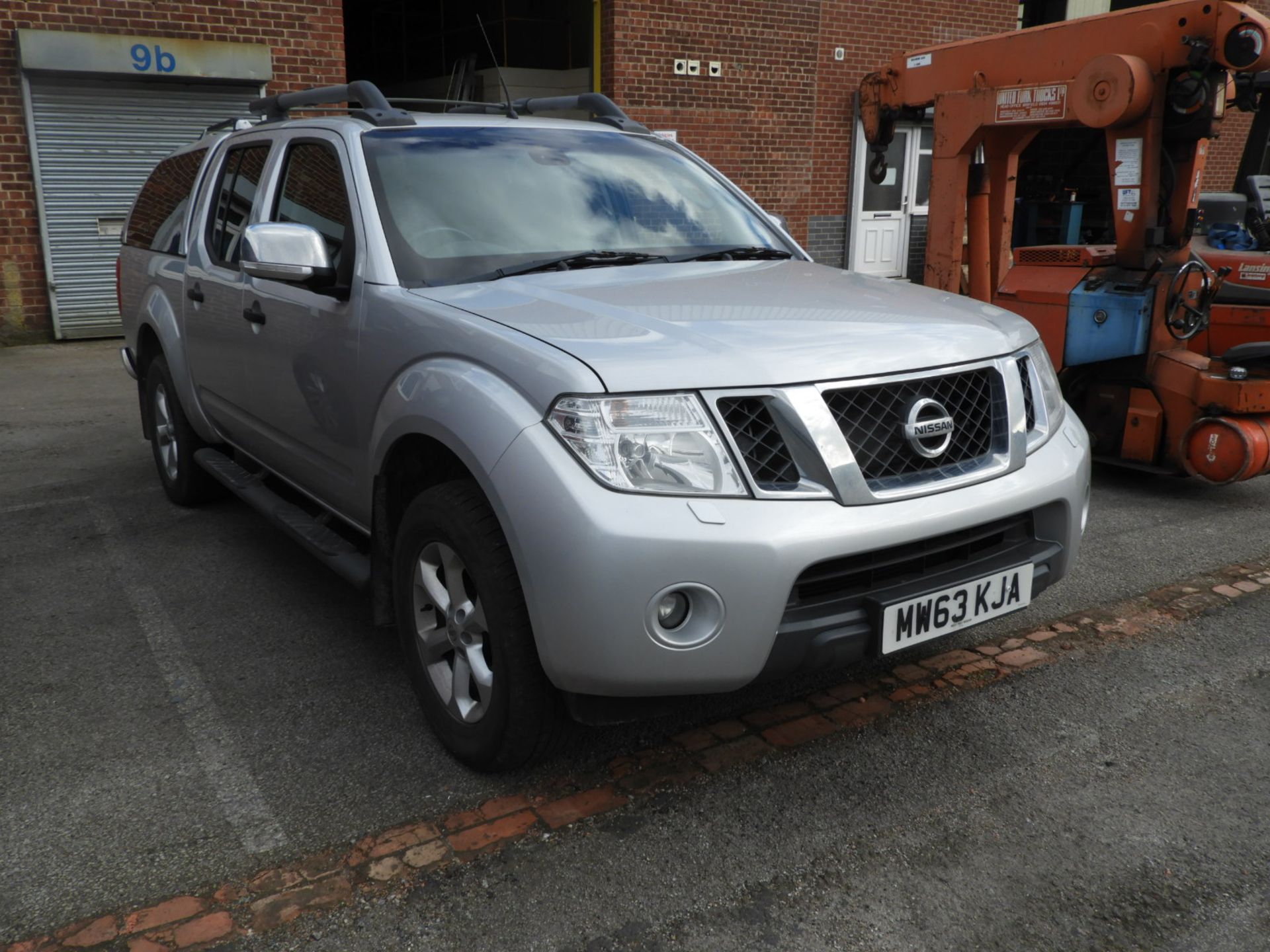 *NAVARA DIESEL - Double Cab Pick Up Tekna 2.5dCi 190 4WD MW63KJA - Image 2 of 5