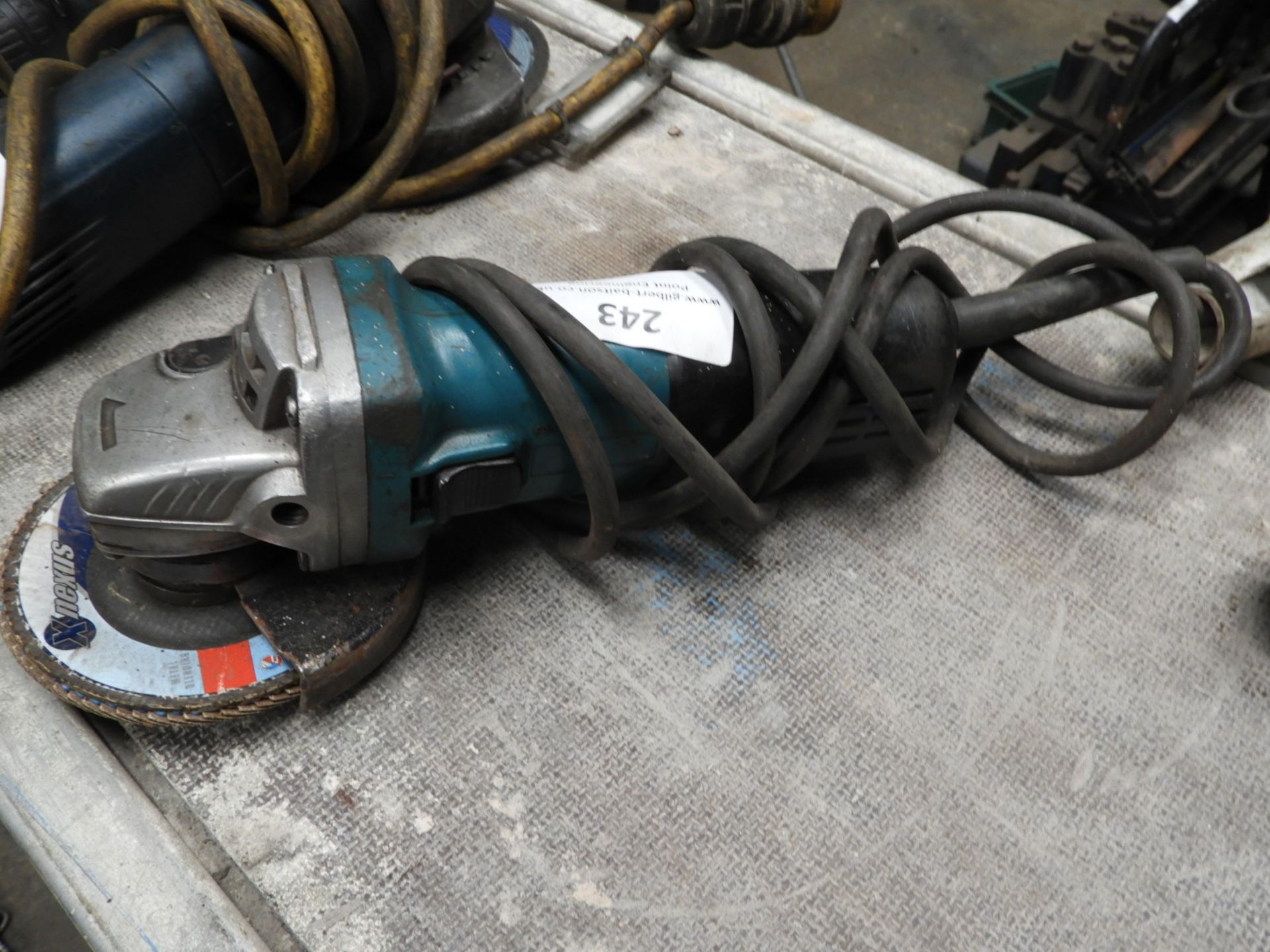 *Makita 4,1/2" 110v Grinder