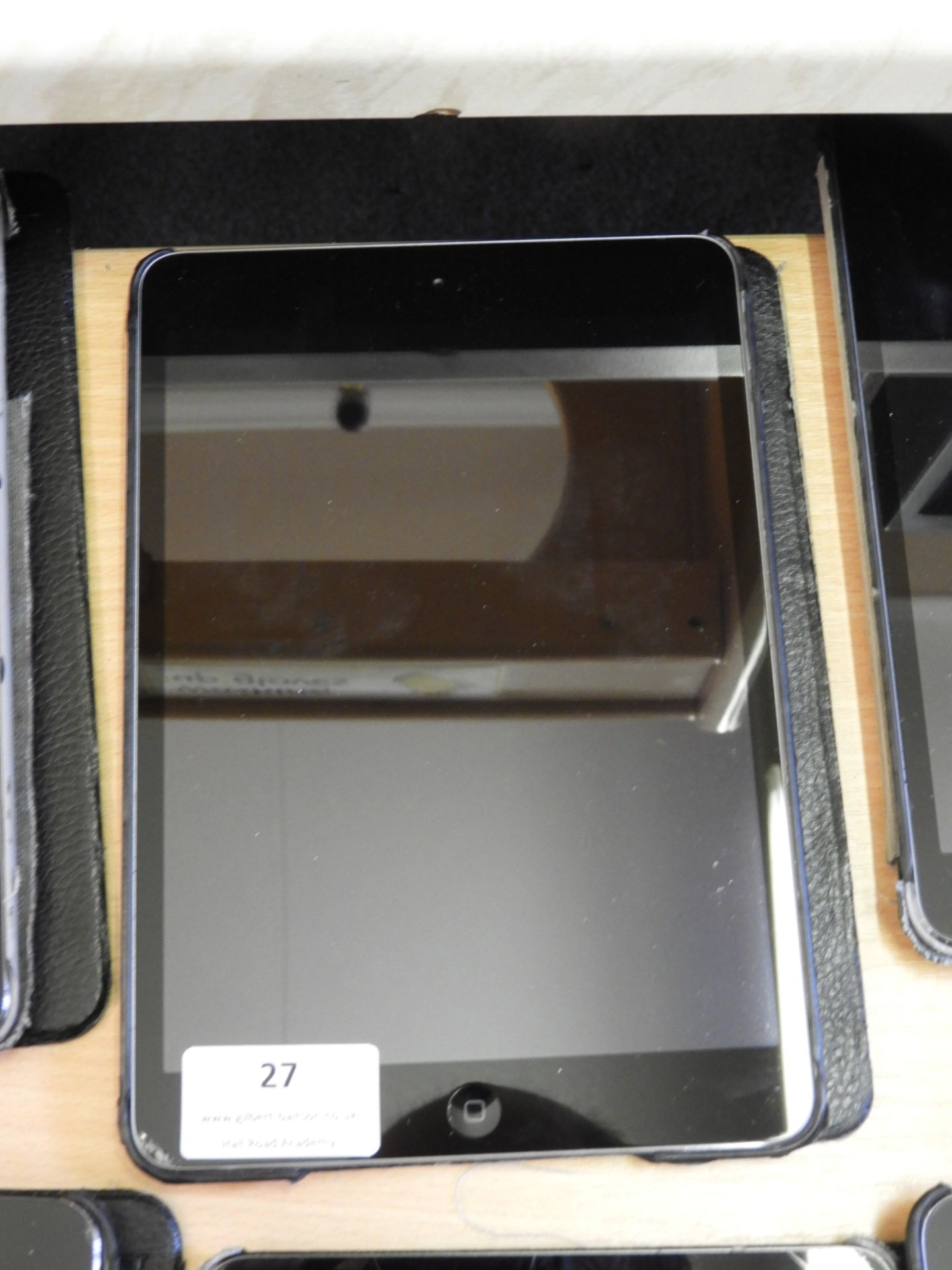 *Apple iPad Model:A1432 in Case